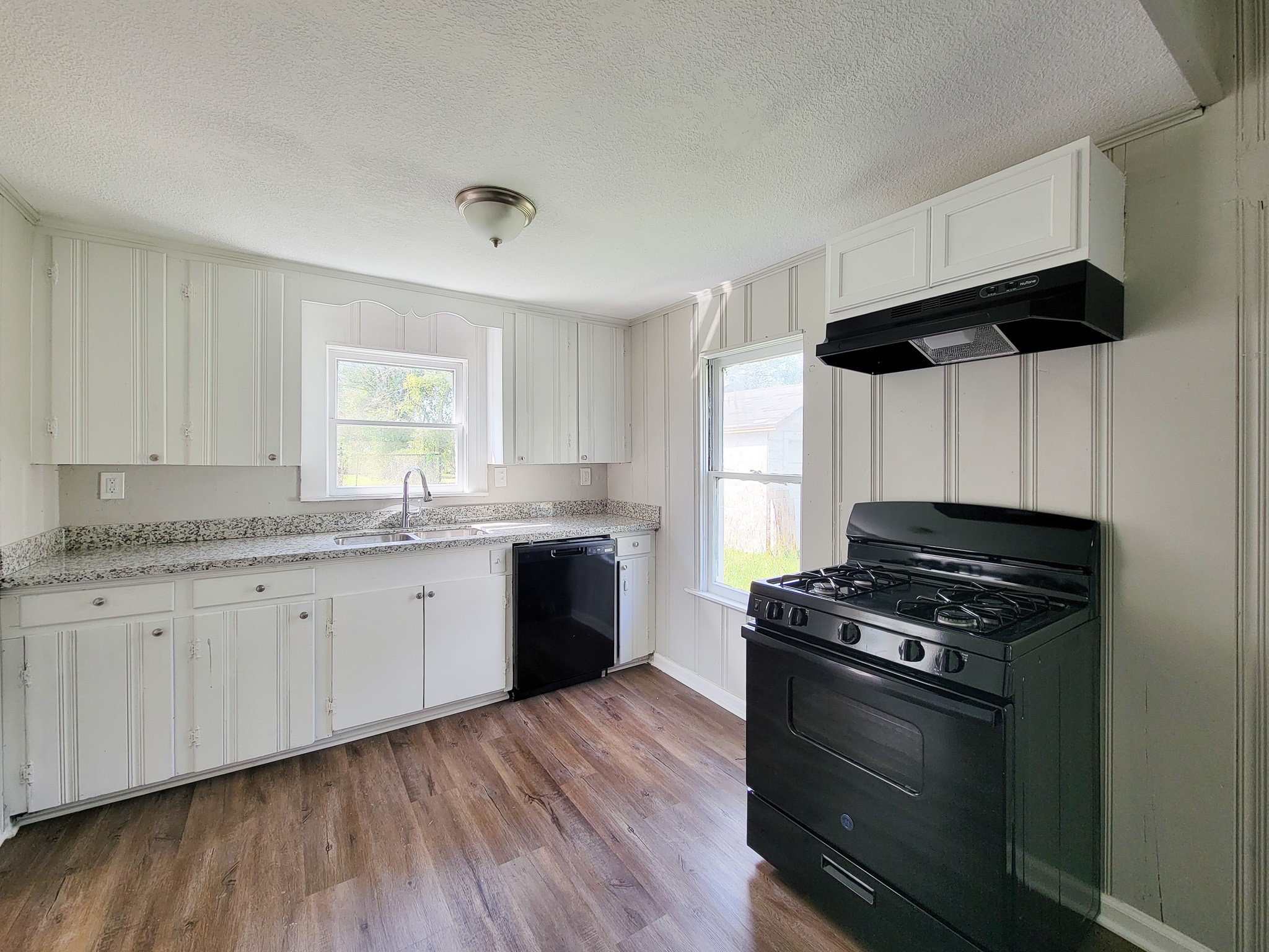 605 N Avenue A Property Photo 12