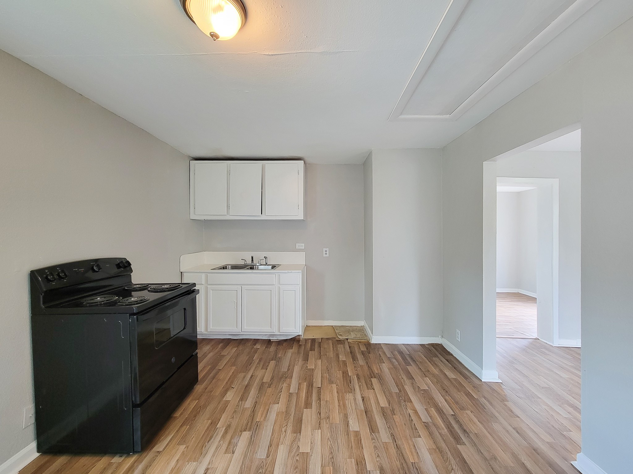 605 N Avenue A Property Photo 13