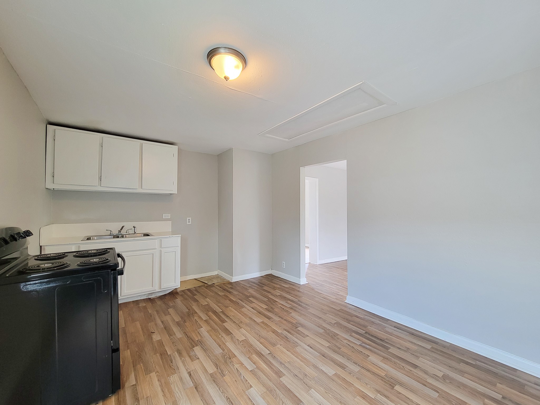 605 N Avenue A Property Photo 14
