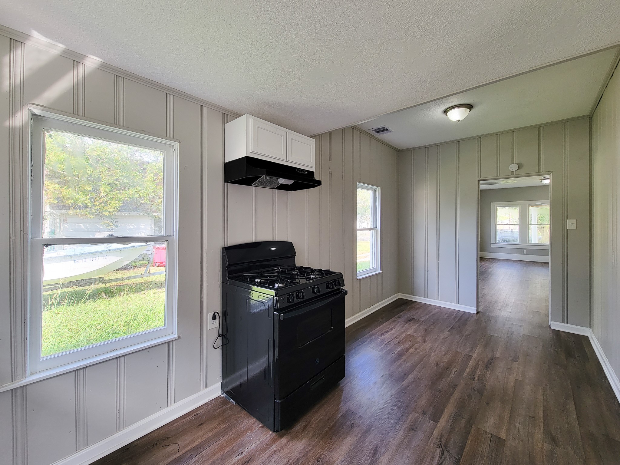 605 N Avenue A Property Photo 16