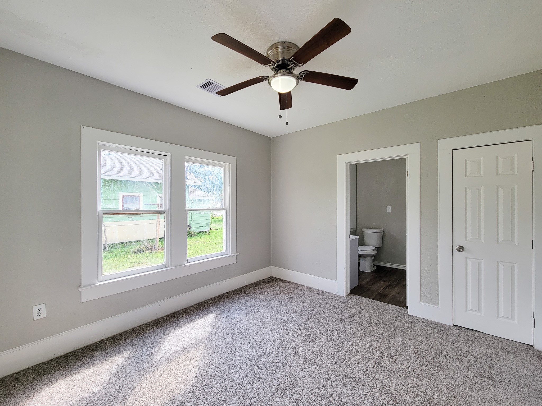 605 N Avenue A Property Photo 35