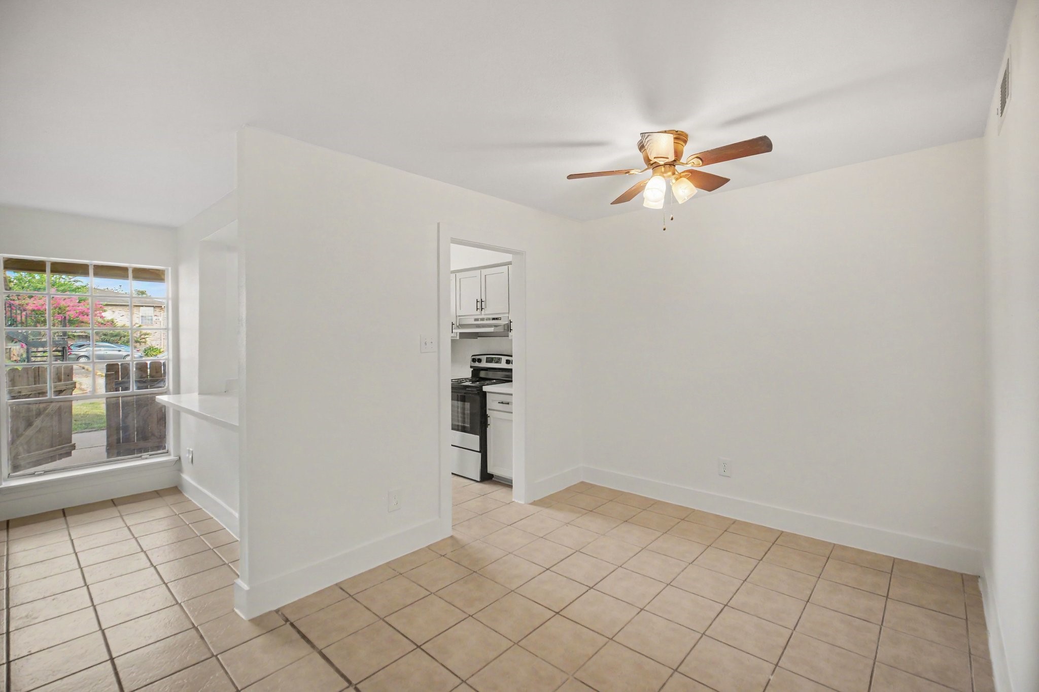 5704 Edgemoor Drive 31 Property Photo 11