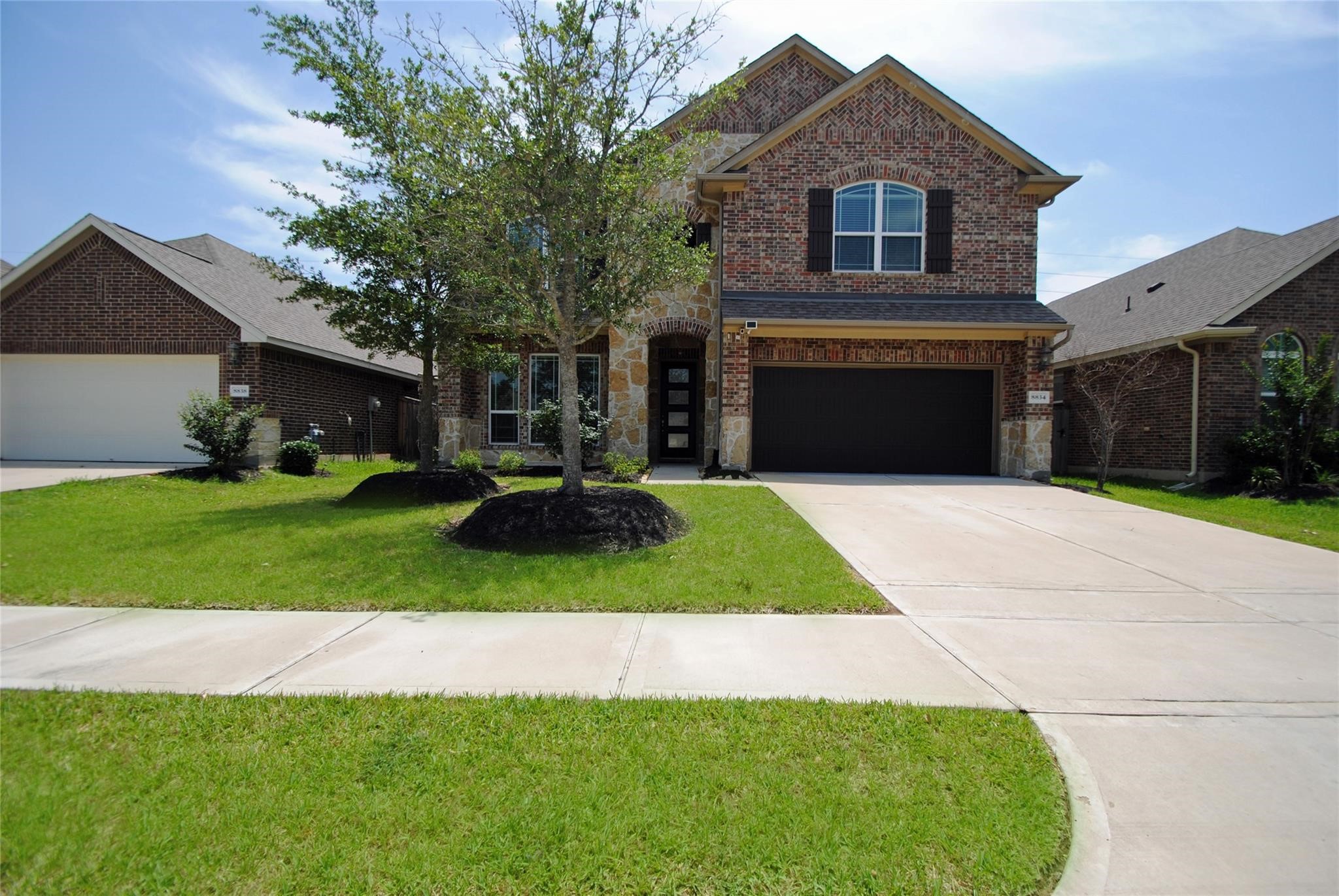 8834 Arch Rock Drive Property Photo 1