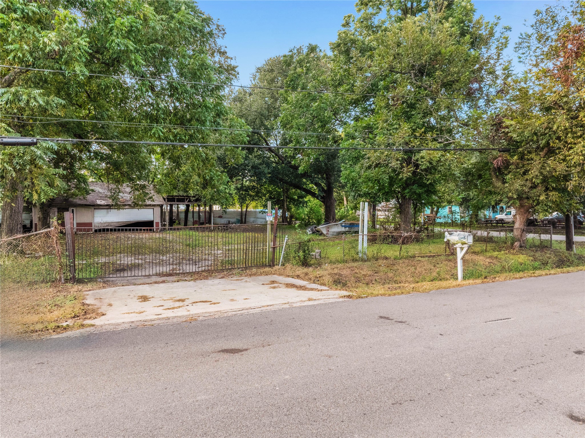 2102 Charles Road Property Photo 9