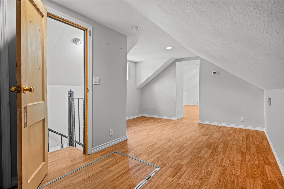 206 S Monroe Street Property Photo 16