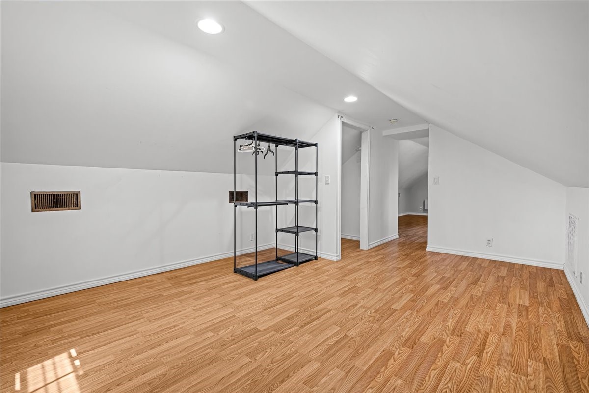206 S Monroe Street Property Photo 17