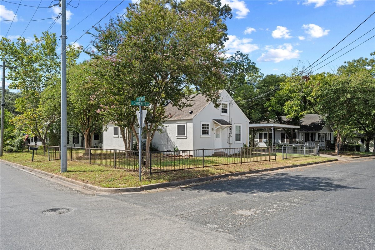 206 S Monroe Street Property Photo 18