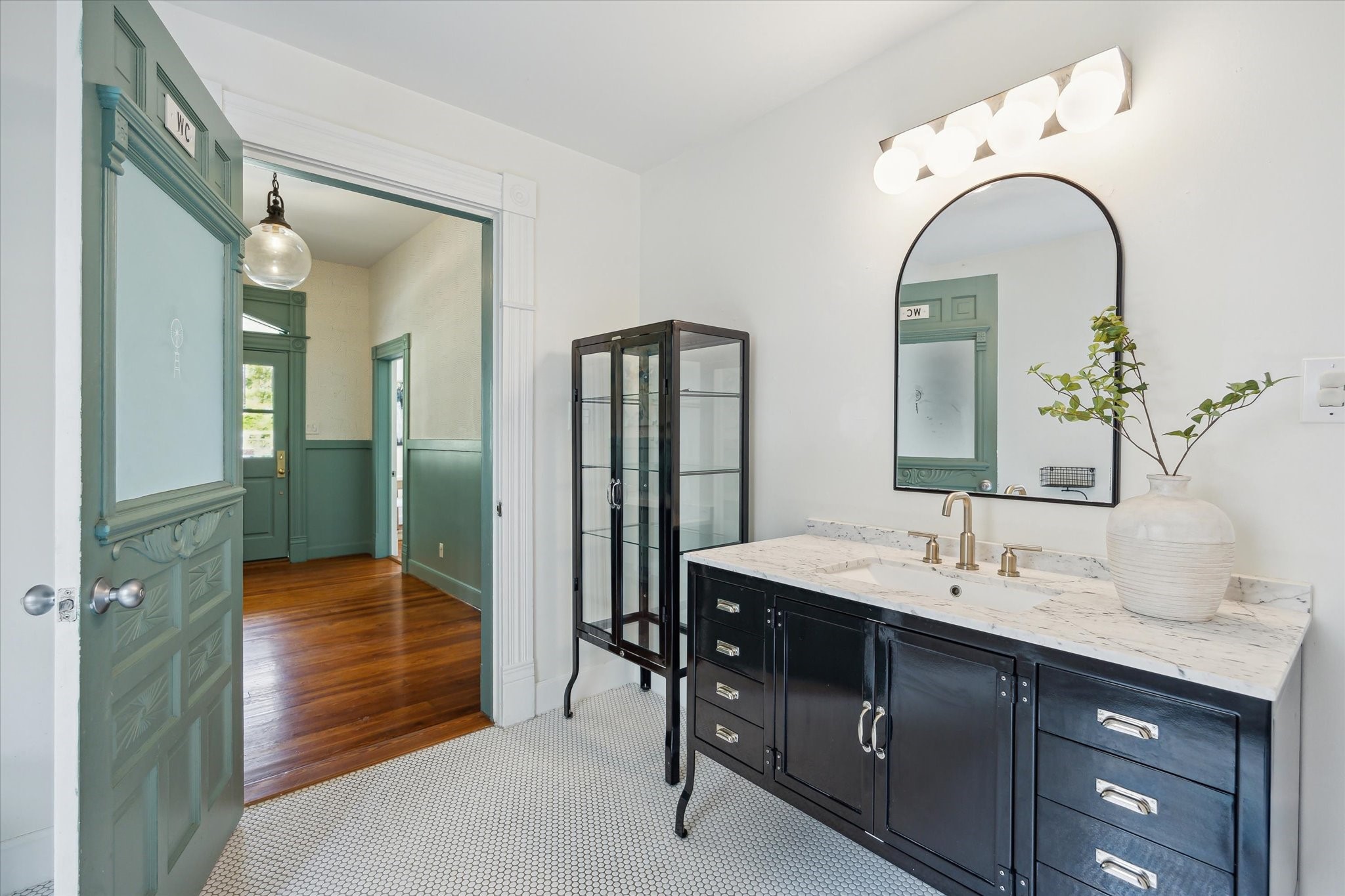 406 Archer Street Property Photo 23
