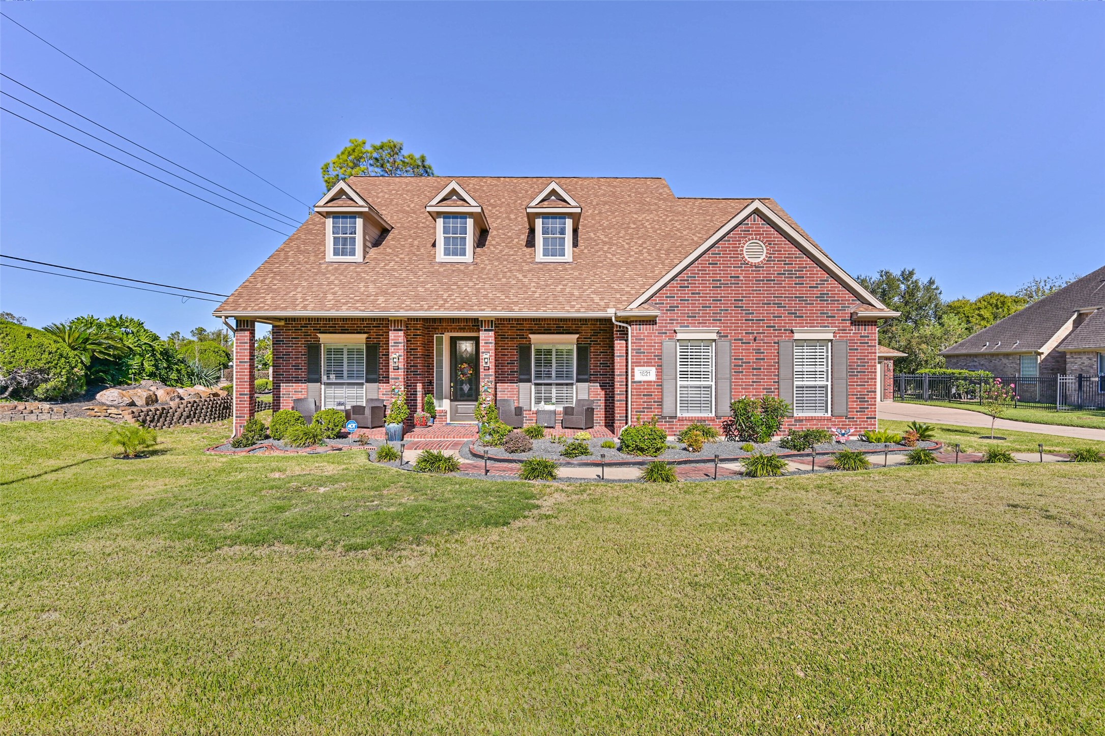 1621 Pine Crest Drive Property Photo 1