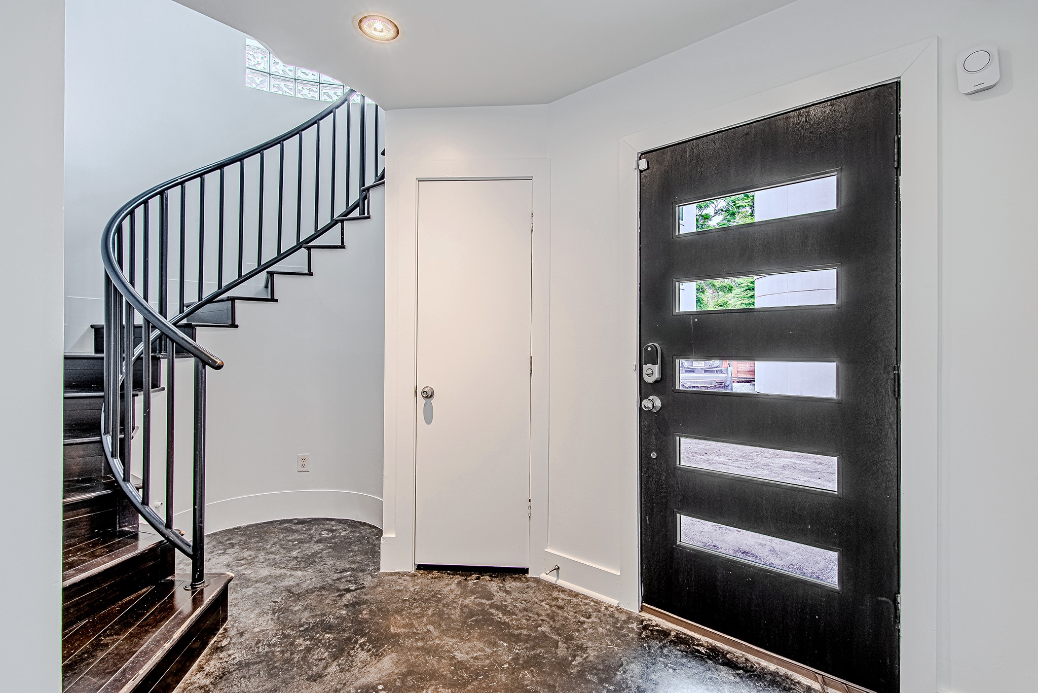 2025 Colquitt Street E Property Photo 5