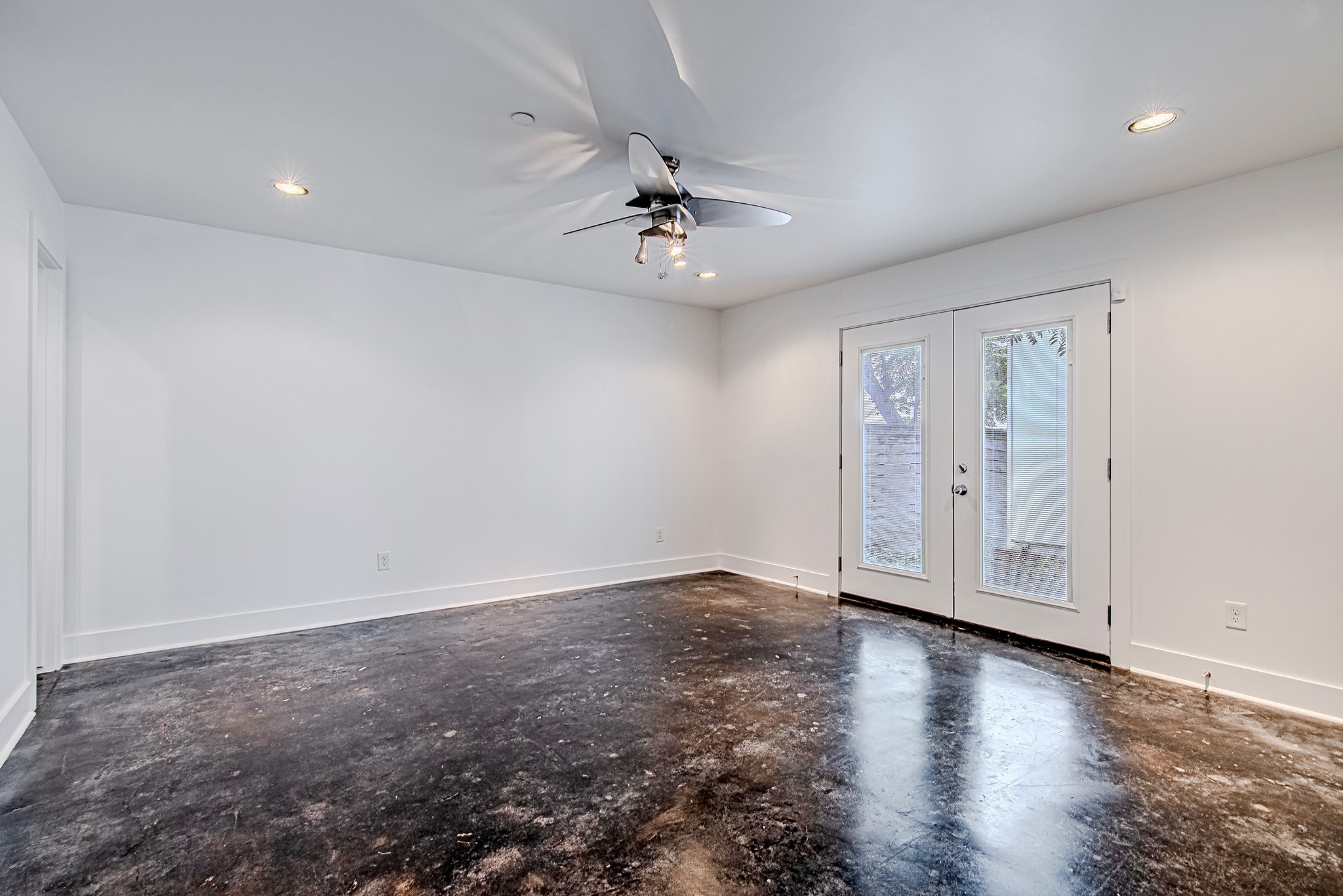 2025 Colquitt Street E Property Photo 6