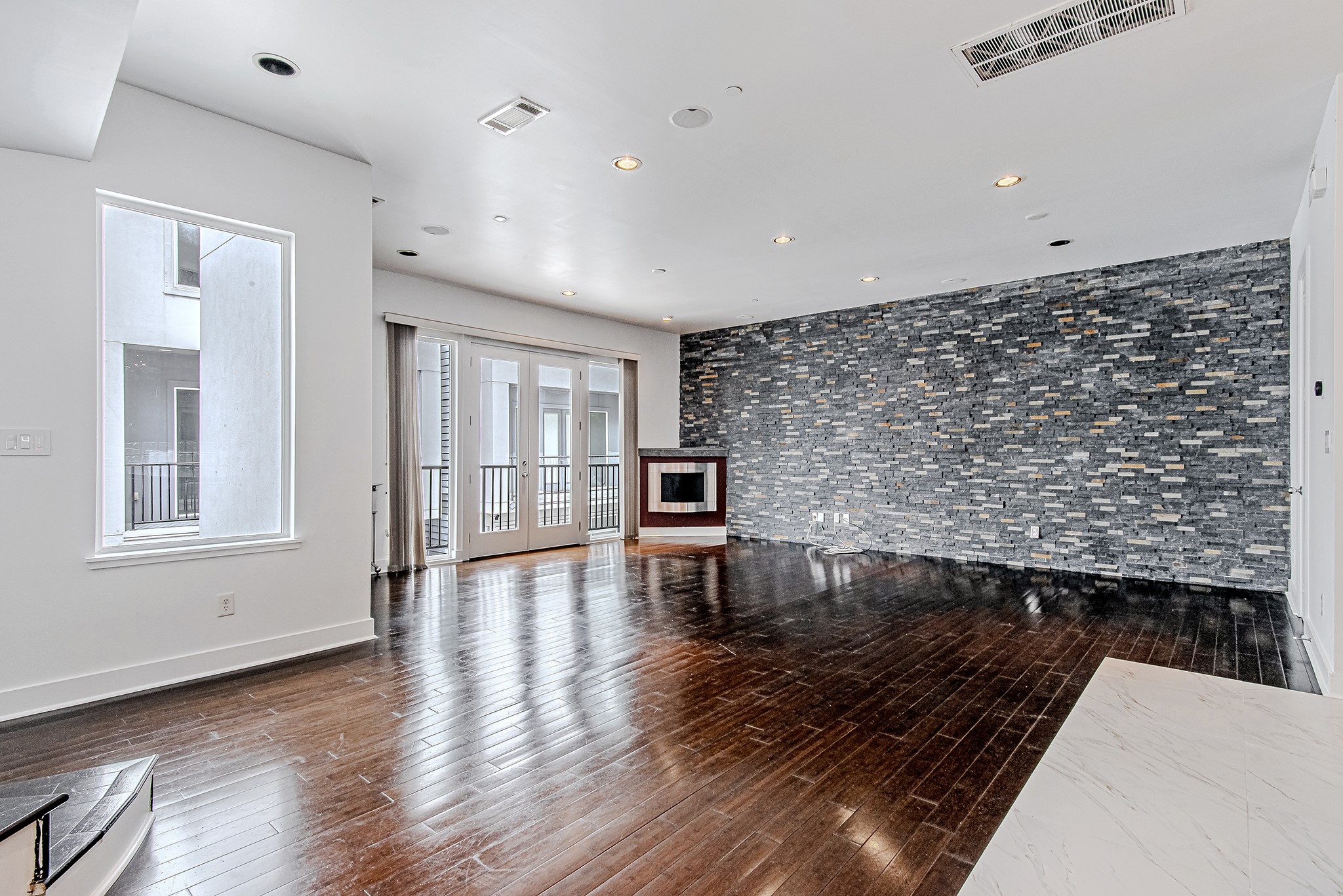 2025 Colquitt Street E Property Photo 13