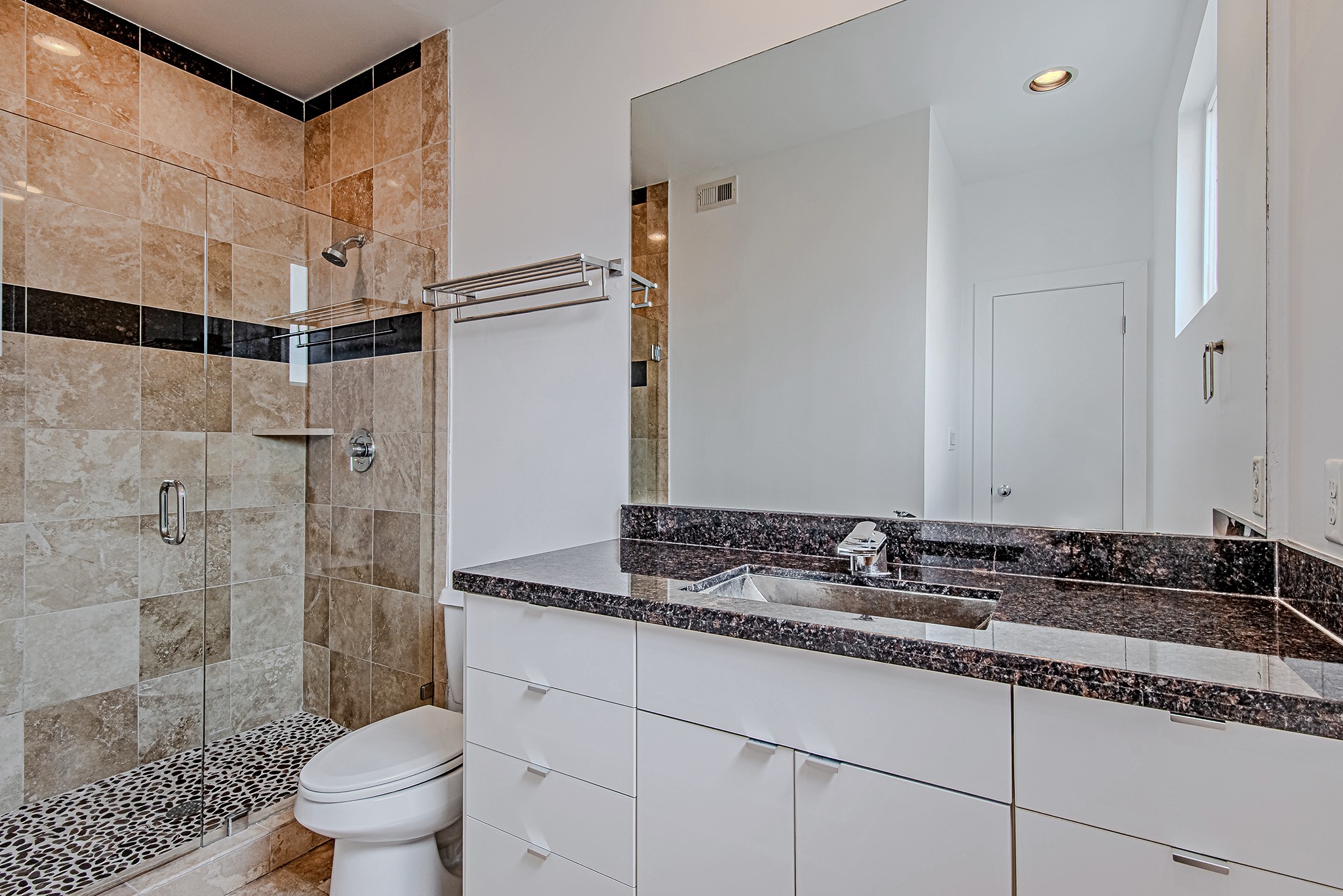 2025 Colquitt Street E Property Photo 24