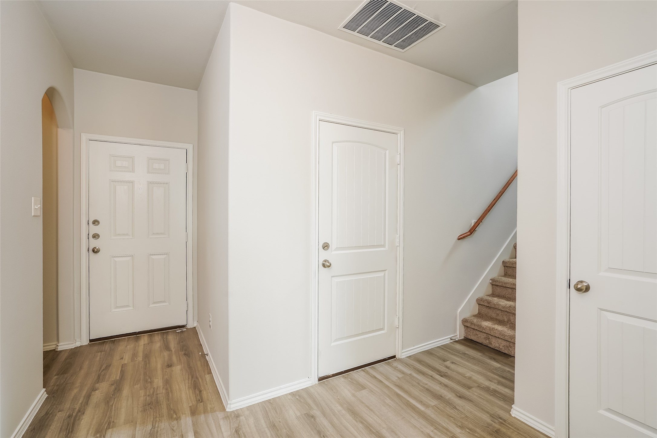 4823 Sweet Chestnut Way Property Photo 5