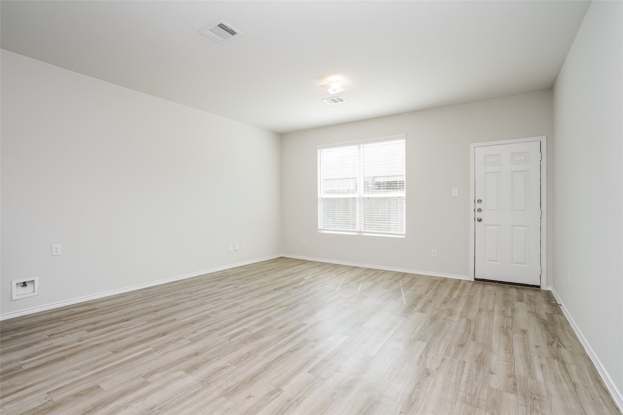 4823 Sweet Chestnut Way Property Photo 6