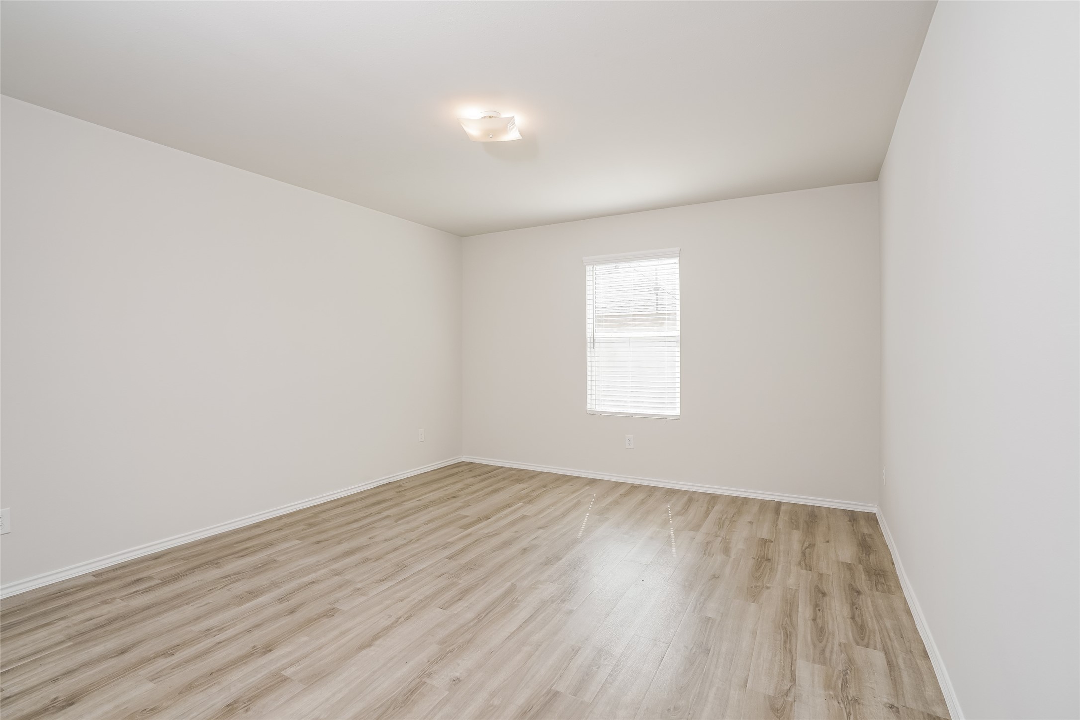 4823 Sweet Chestnut Way Property Photo 11
