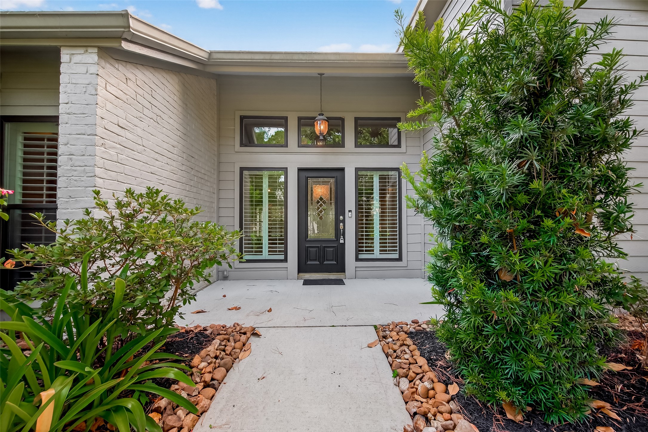 4702 Spring Lane Property Photo 1