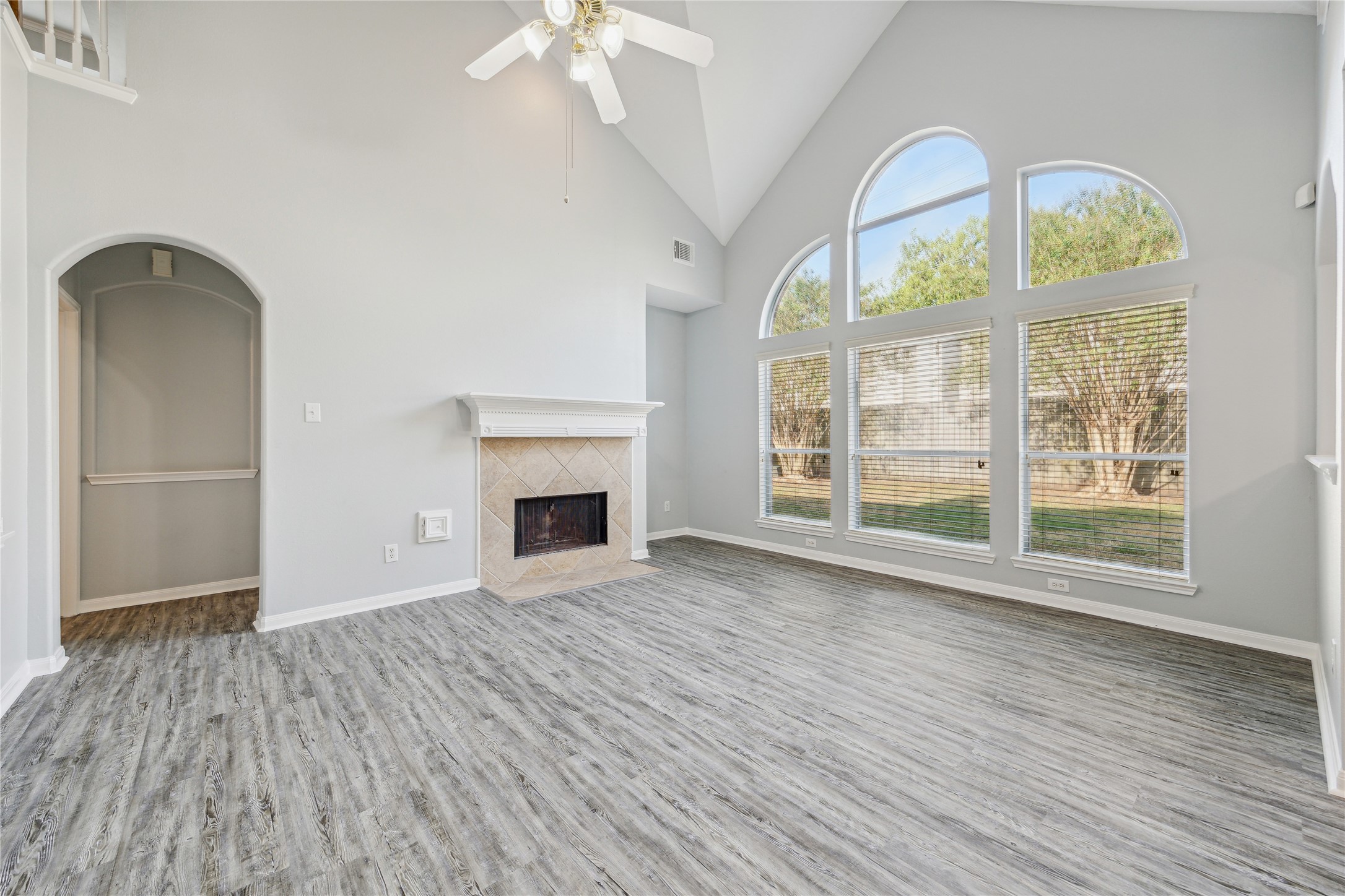 3604 Pine Valley Drive Property Photo 9