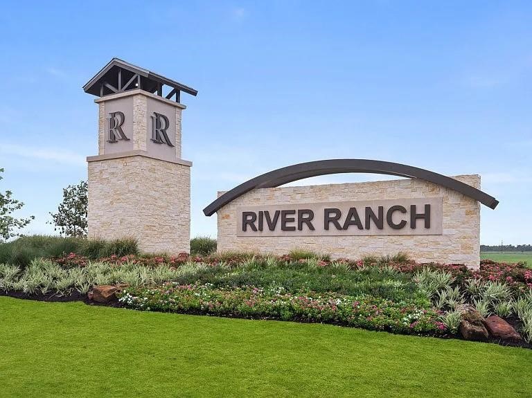 370 Dallas Meadows Drive Property Photo 4