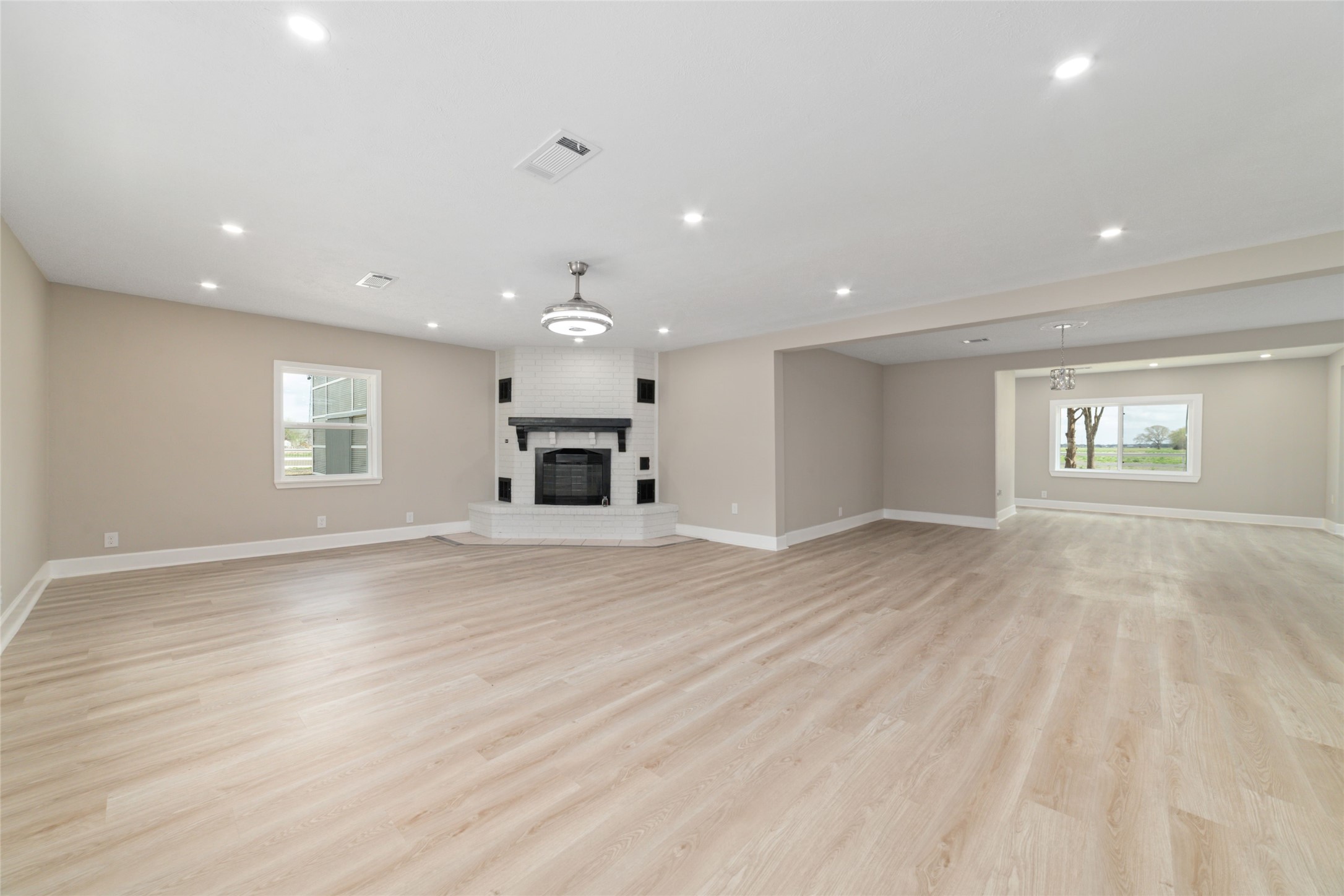 13431 Vrlla Road Property Photo 3
