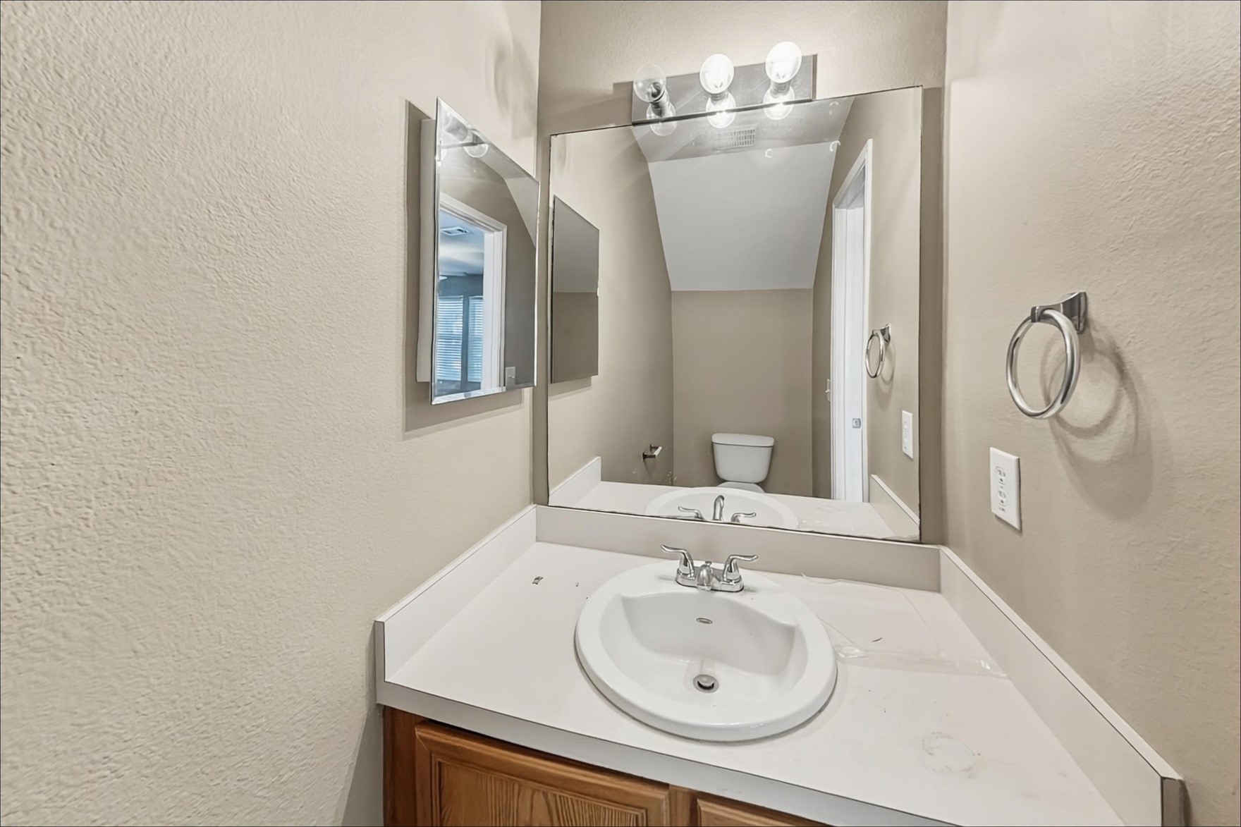 3443 Becker Glen Street Property Photo 6