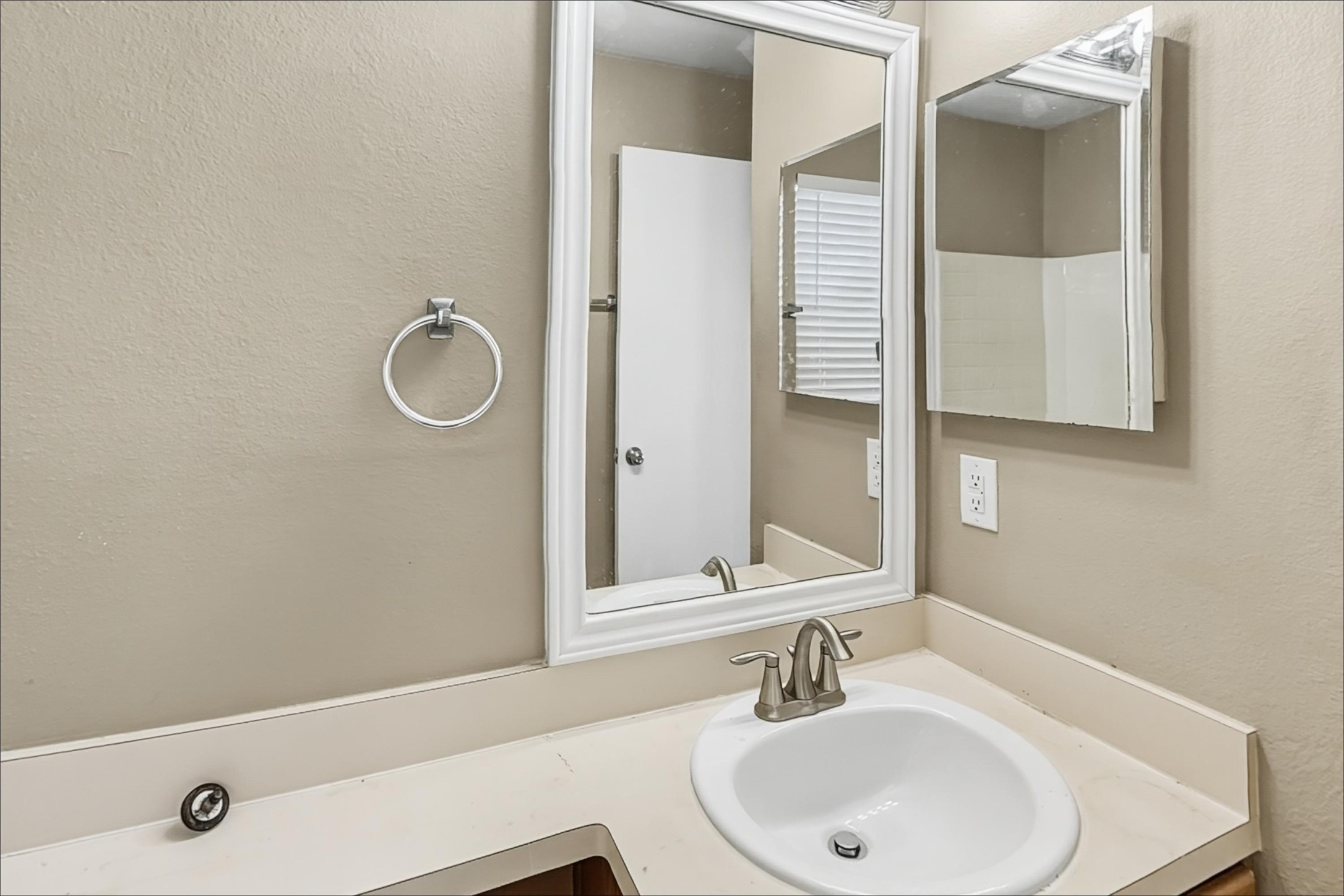 3443 Becker Glen Street Property Photo 9