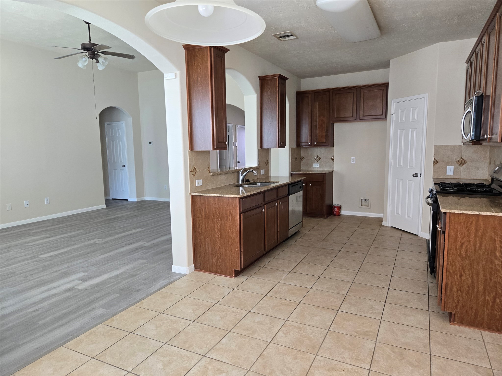21703 Alta Peak Way Property Photo 8
