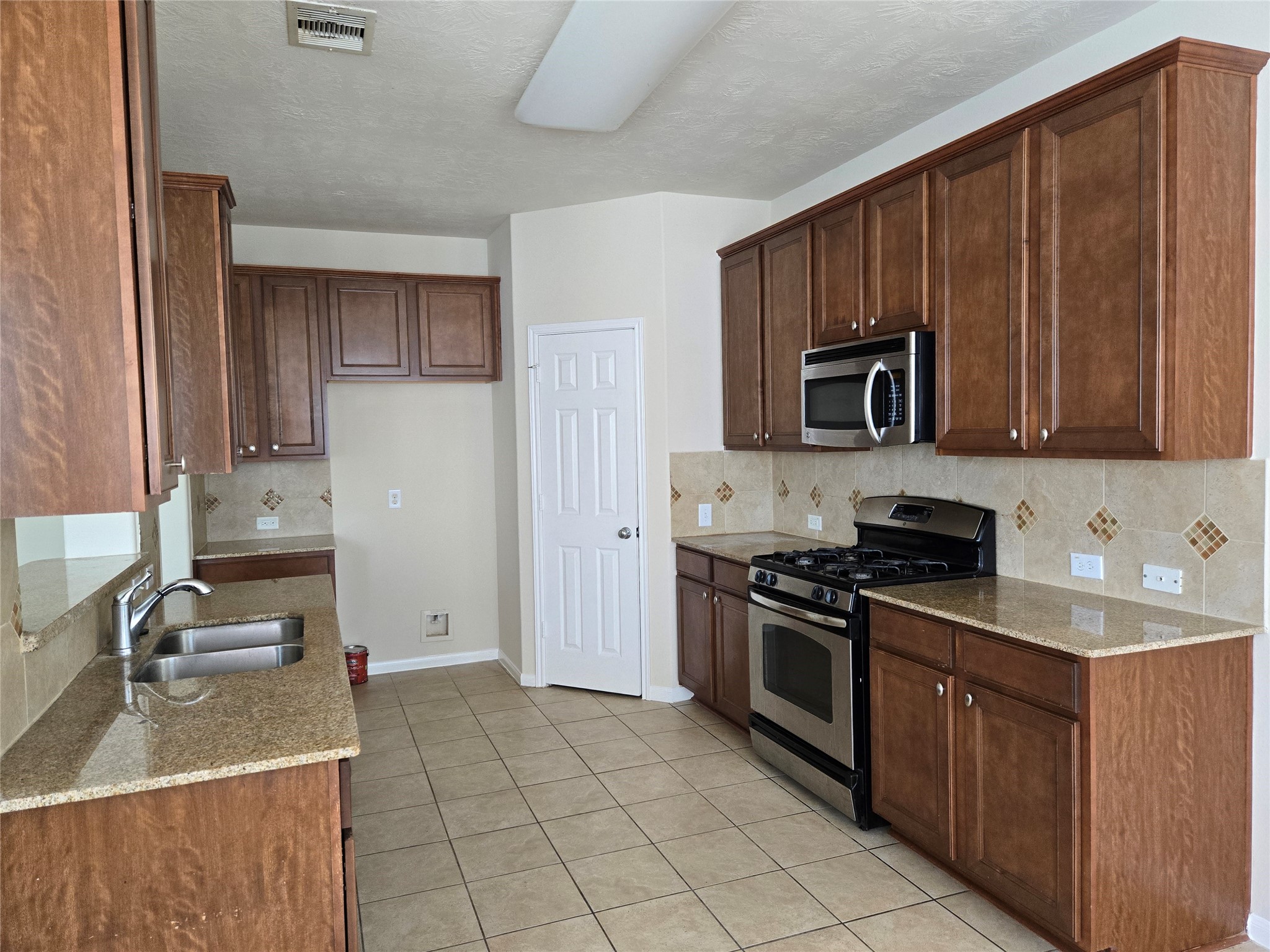 21703 Alta Peak Way Property Photo 11