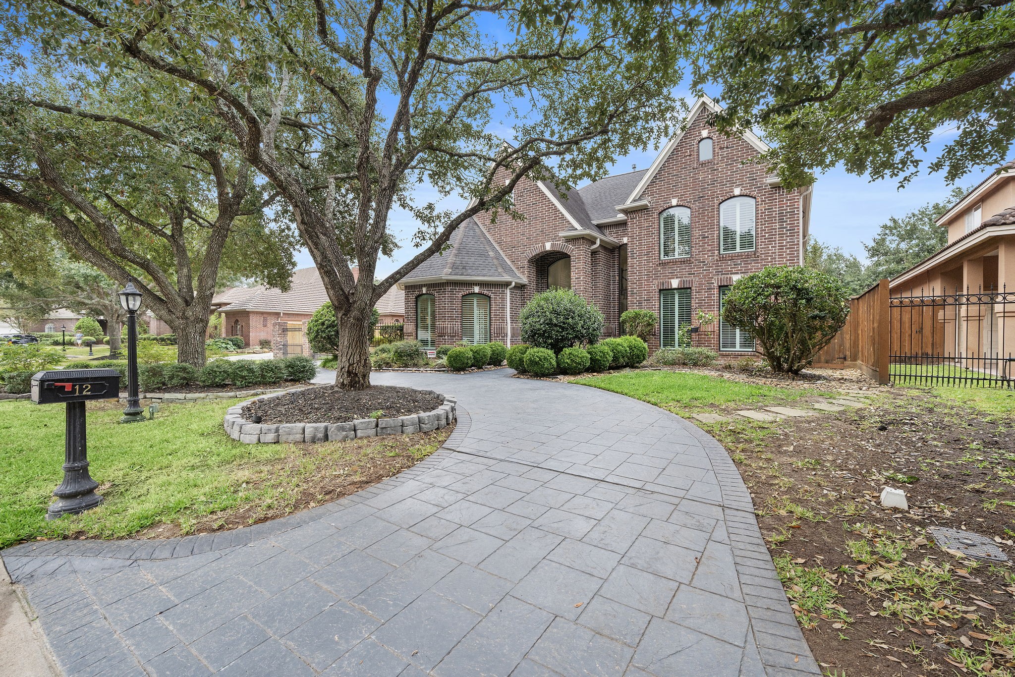12 Champions Bend Circle Property Photo 3