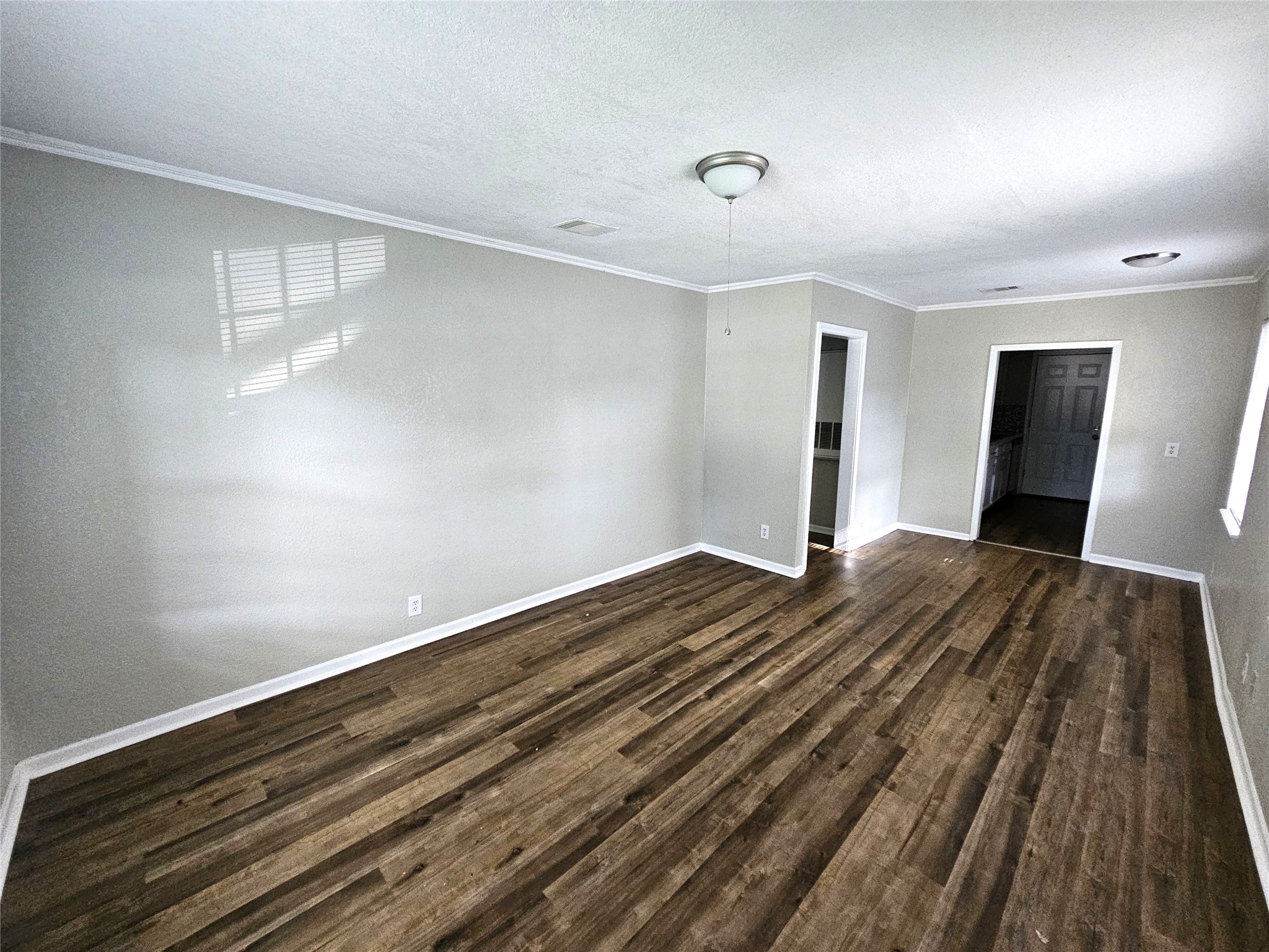 1107 9th Avenue N Property Photo 8