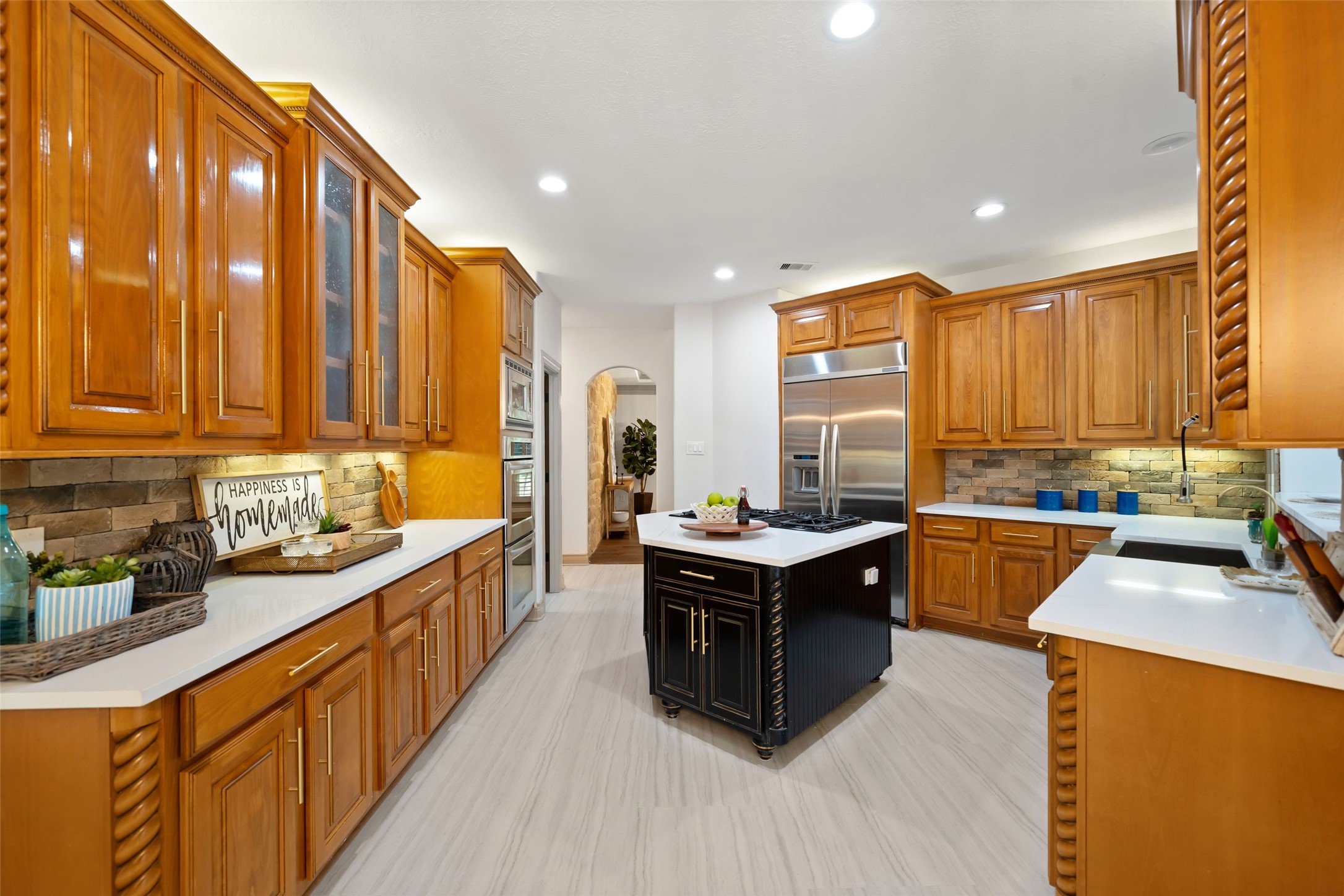 10332 Hunter Creek Lane Property Photo 8