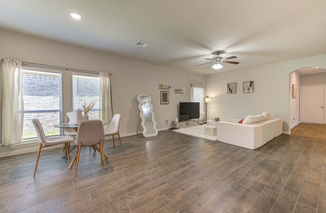 22827 Ephesus Avenue Property Photo 7