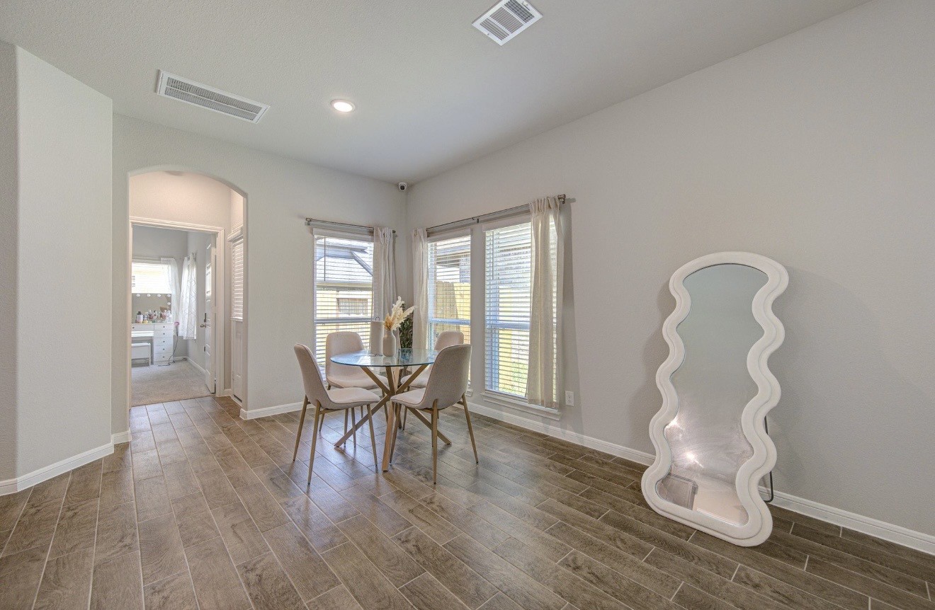 22827 Ephesus Avenue Property Photo 8