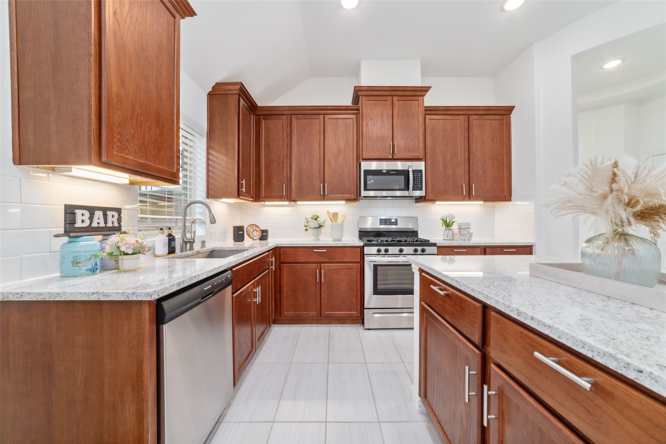 6110 Rice Island Court Property Photo 12