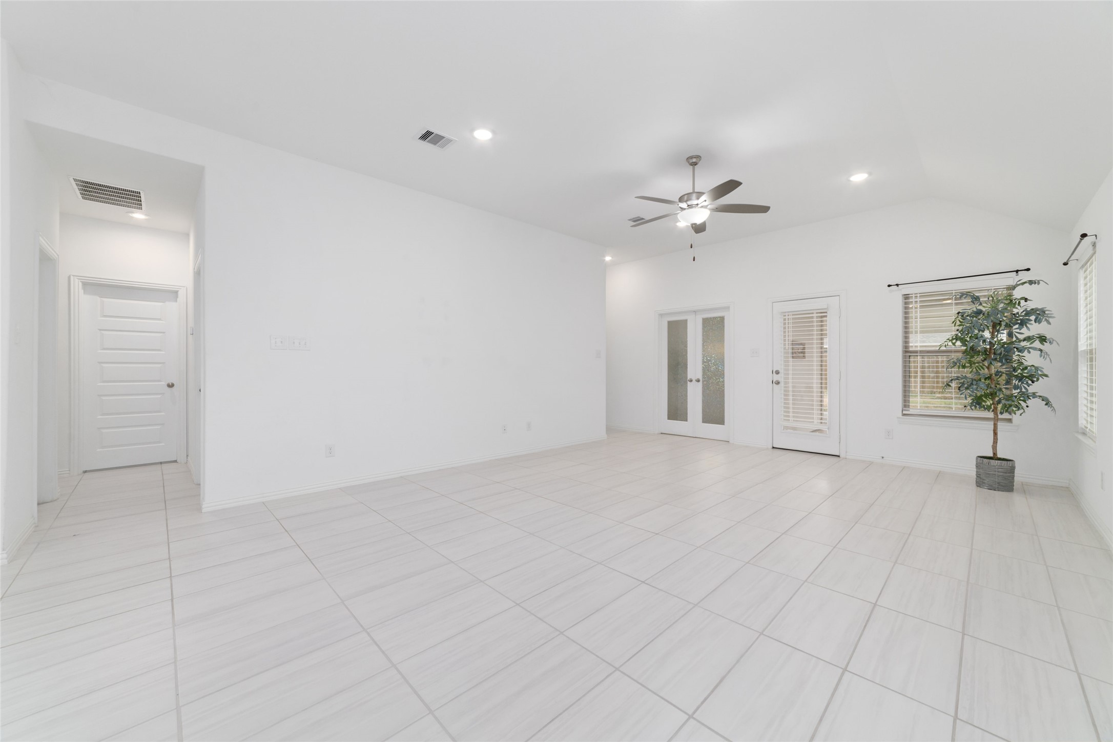 6110 Rice Island Court Property Photo 14