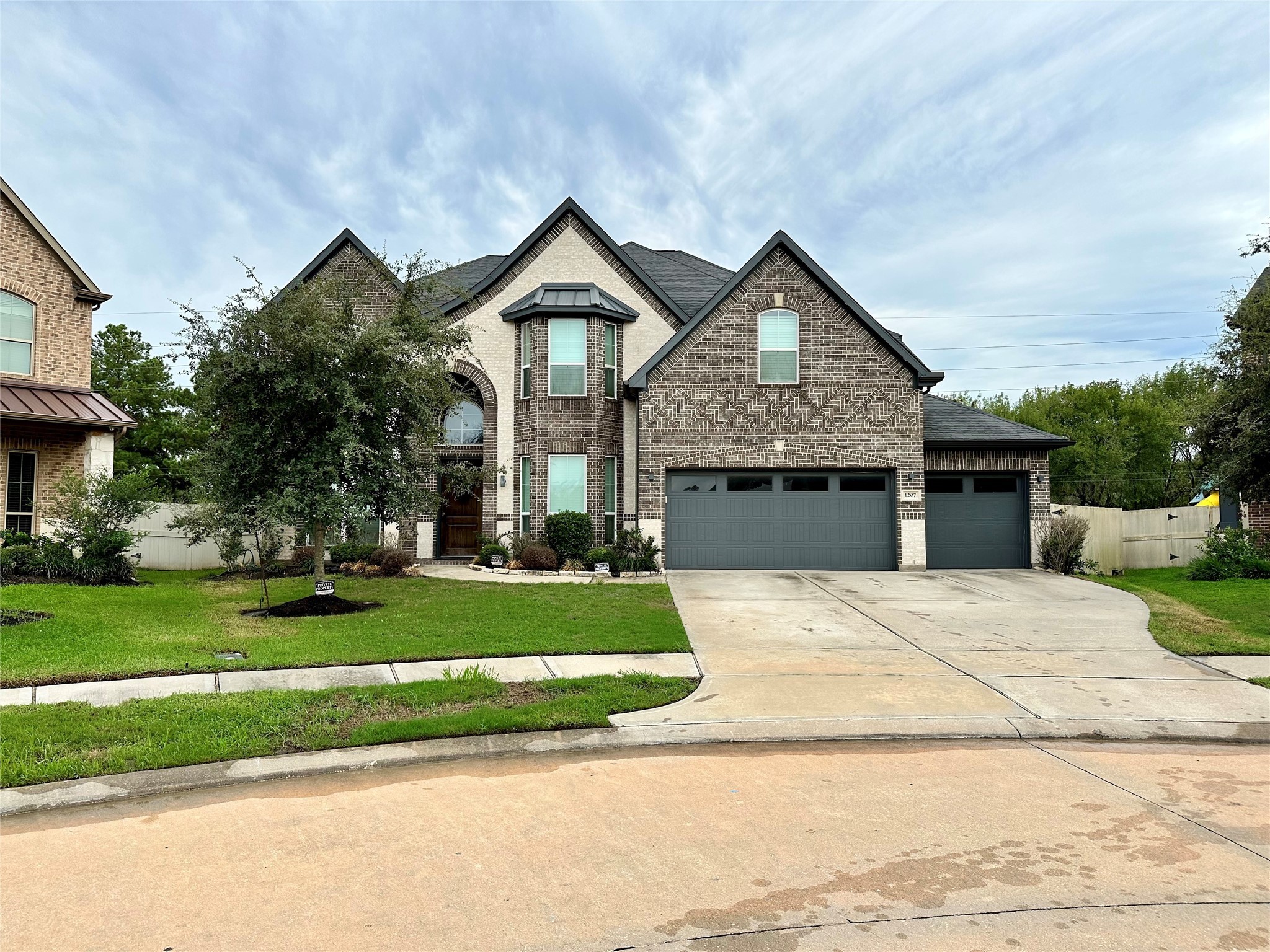 1207 Euclid Court Property Photo 3