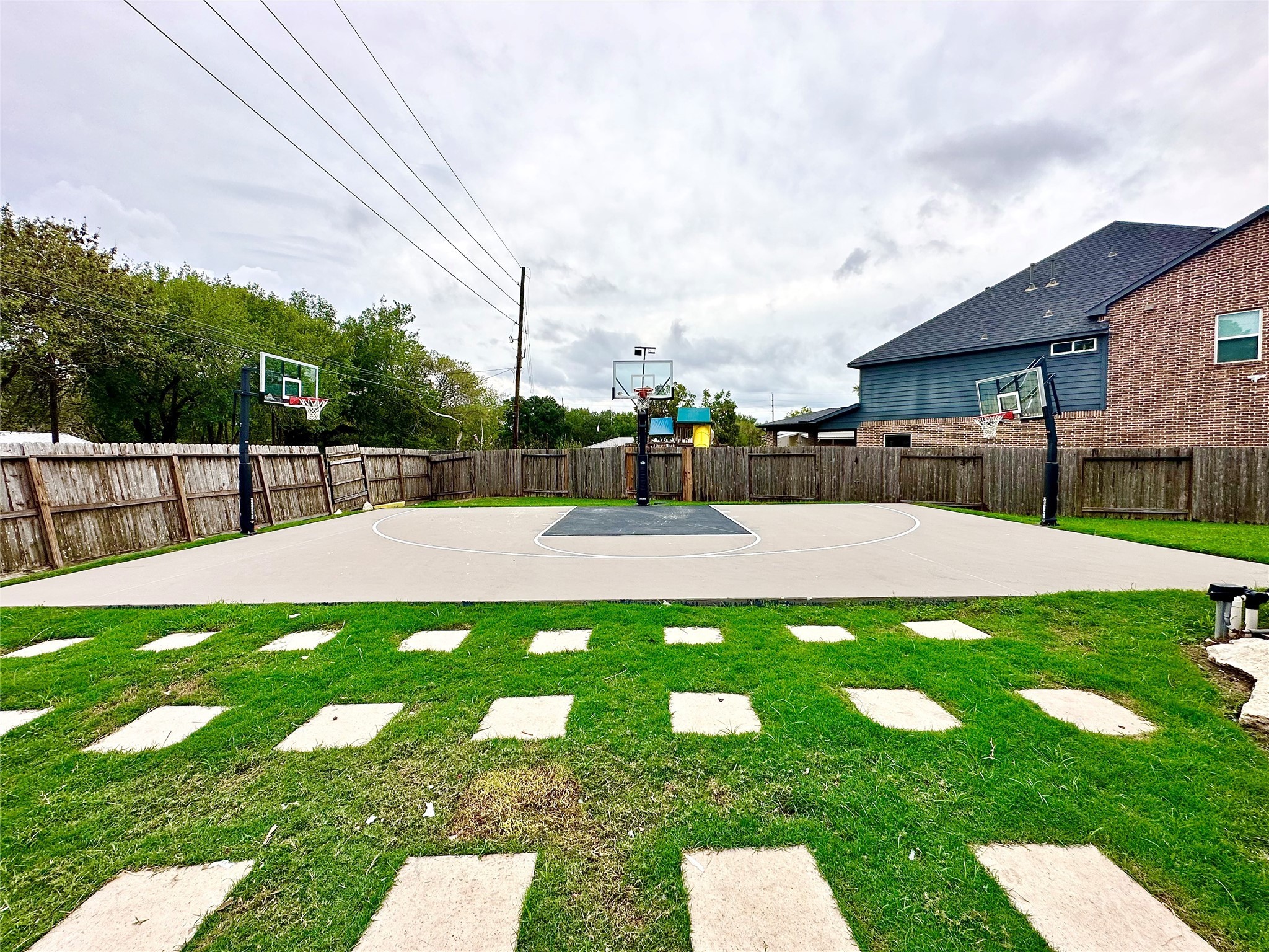 1207 Euclid Court Property Photo 42