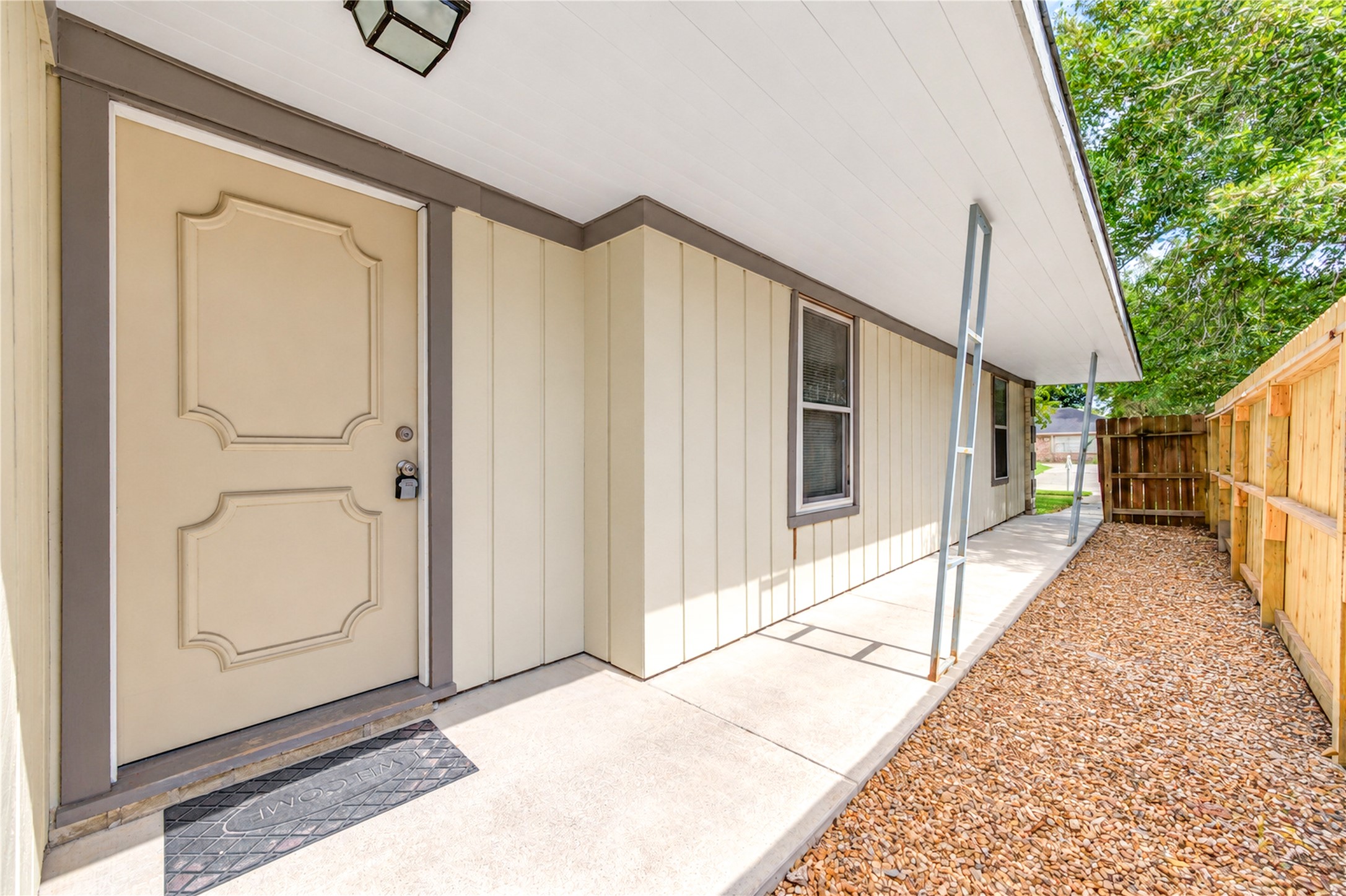 7406 Riptide Drive Property Photo 4
