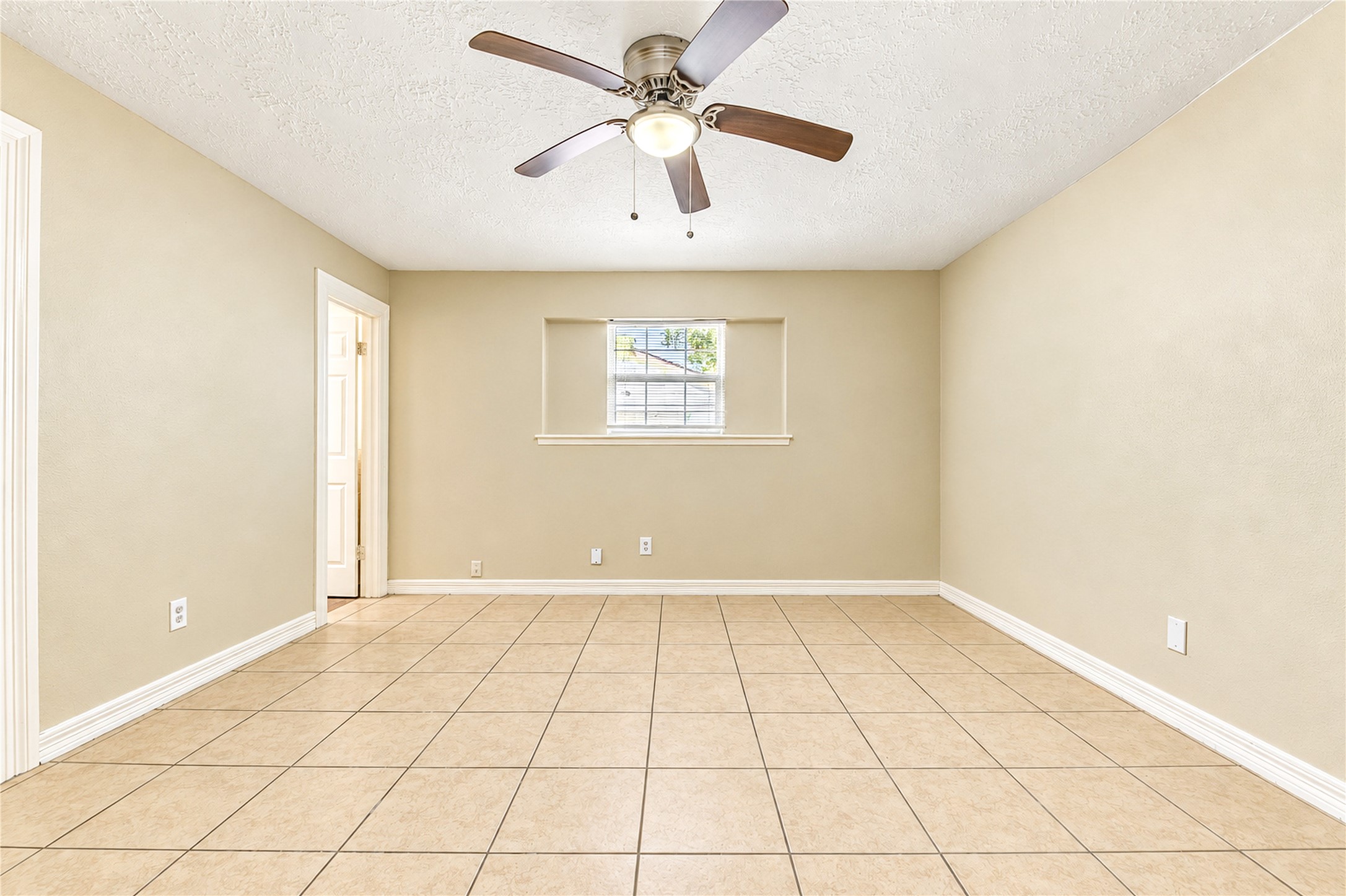 7406 Riptide Drive Property Photo 12