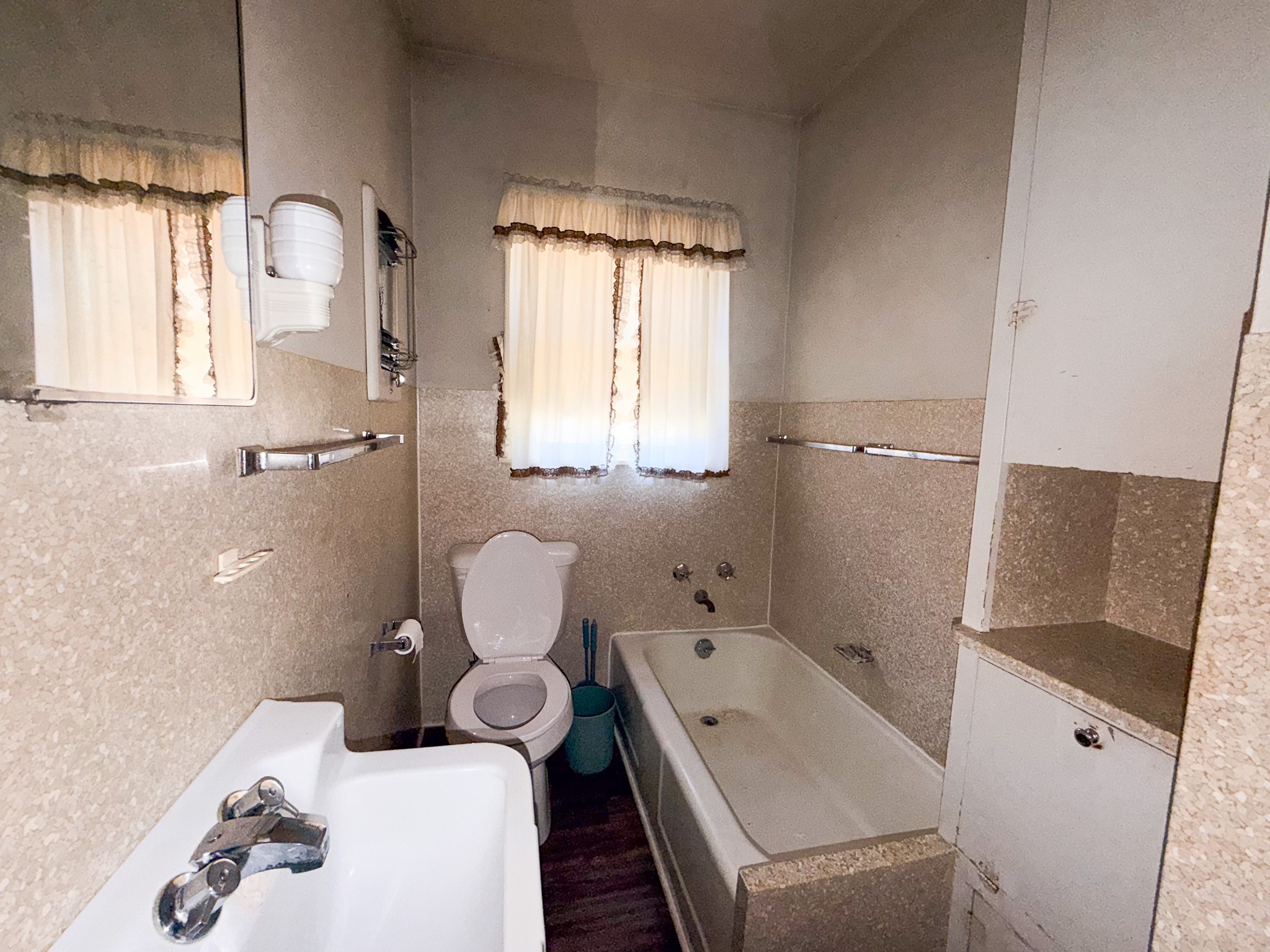 628 Manley Property Photo 7