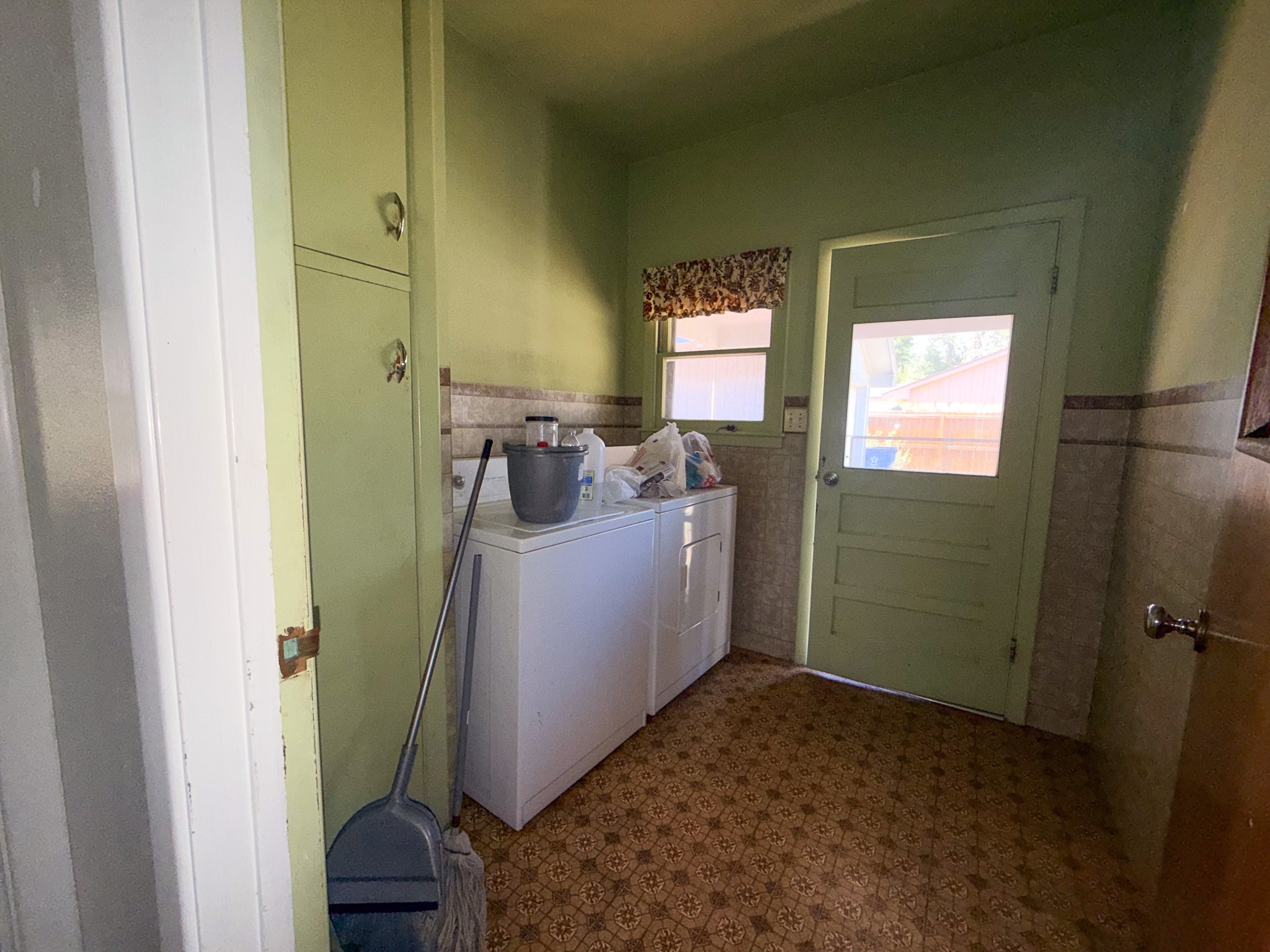 628 Manley Property Photo 10