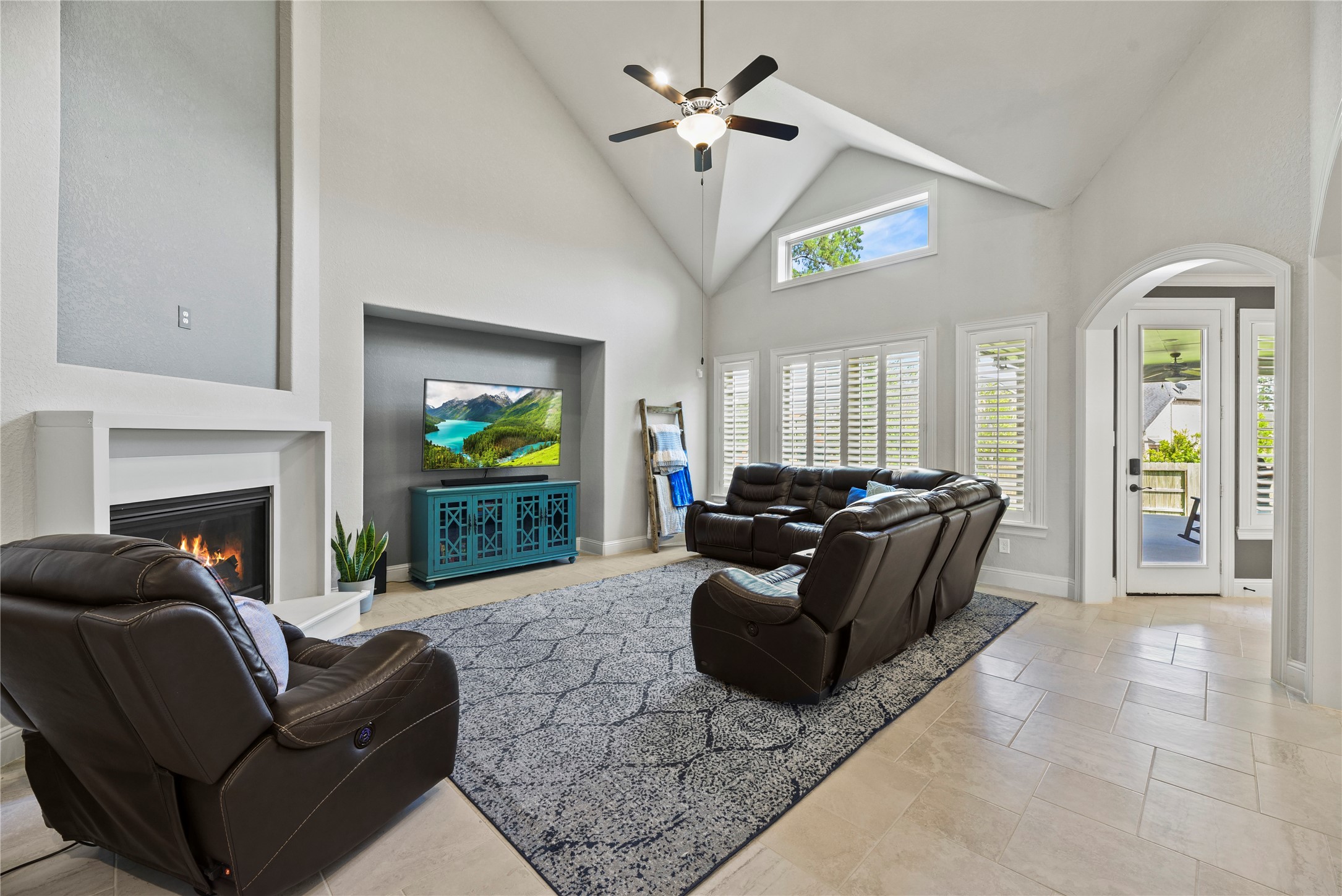 1002 Pleasant Pines Lane Property Photo 10