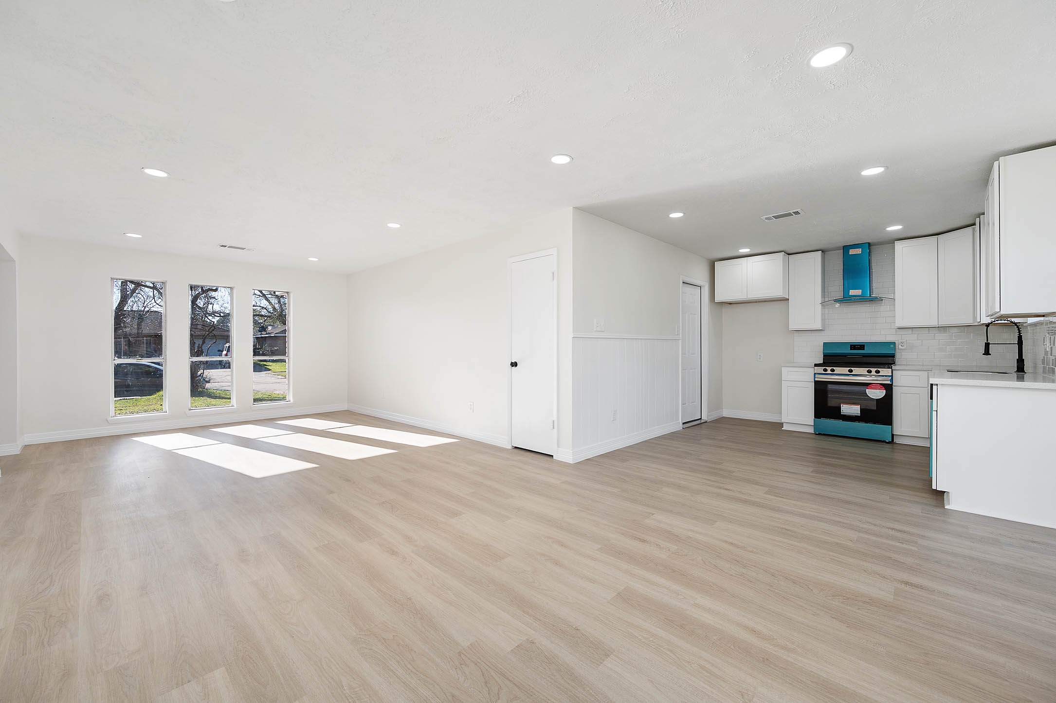15006 Wellman Lane Property Photo 4