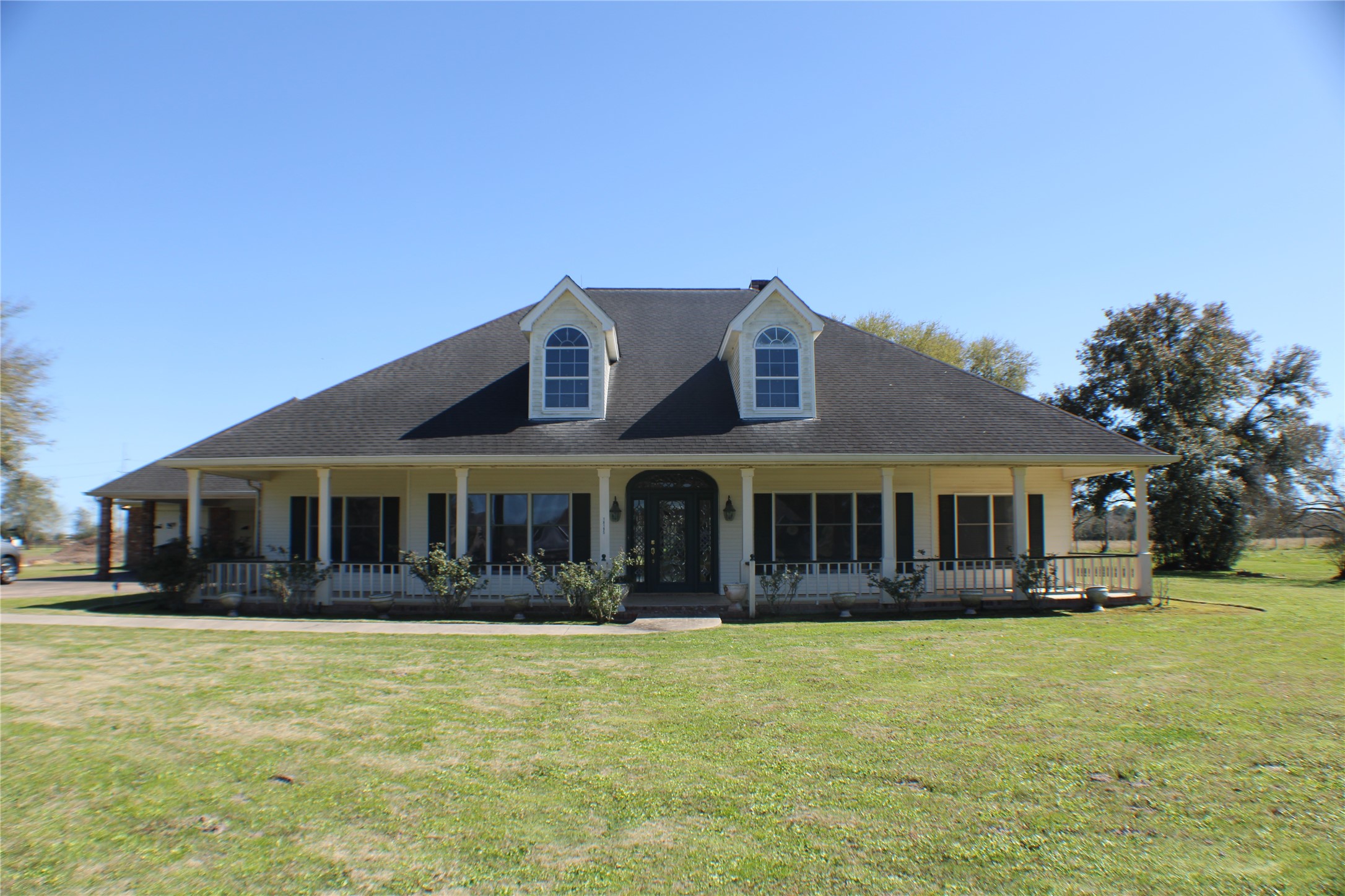 18195 Westbury Road Property Photo