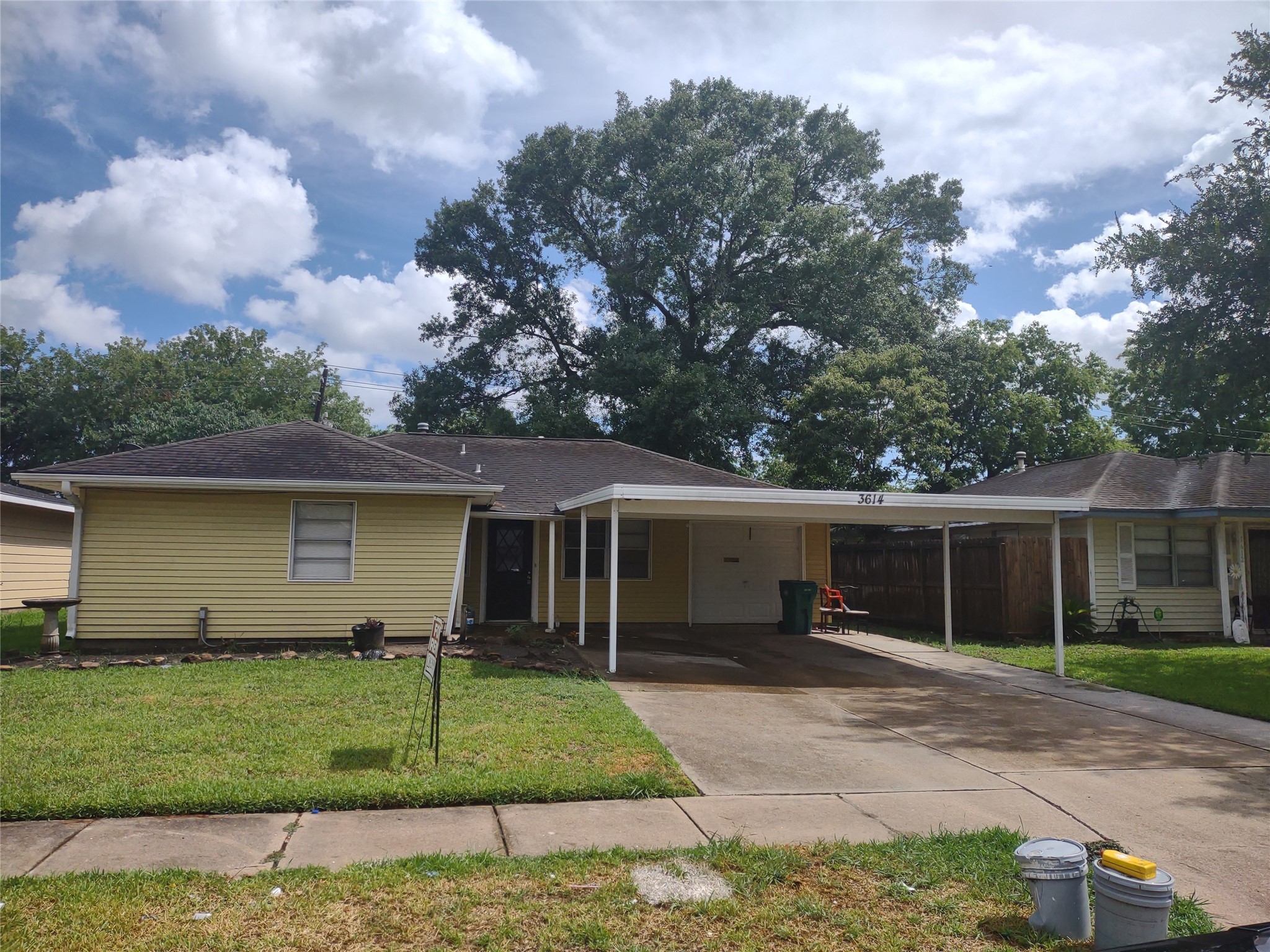 3614 Longwood Drive Property Photo 2