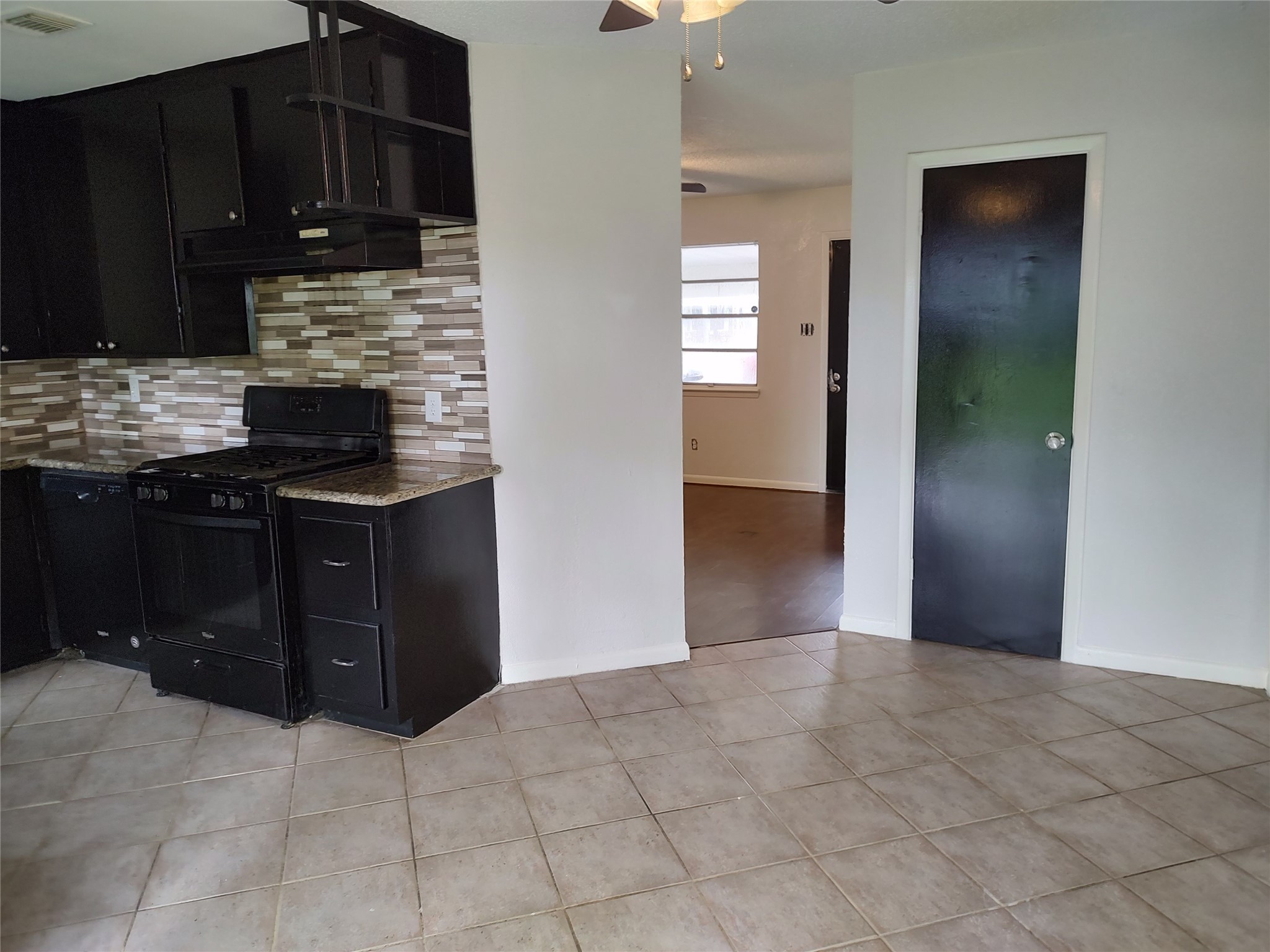 3614 Longwood Drive Property Photo 7