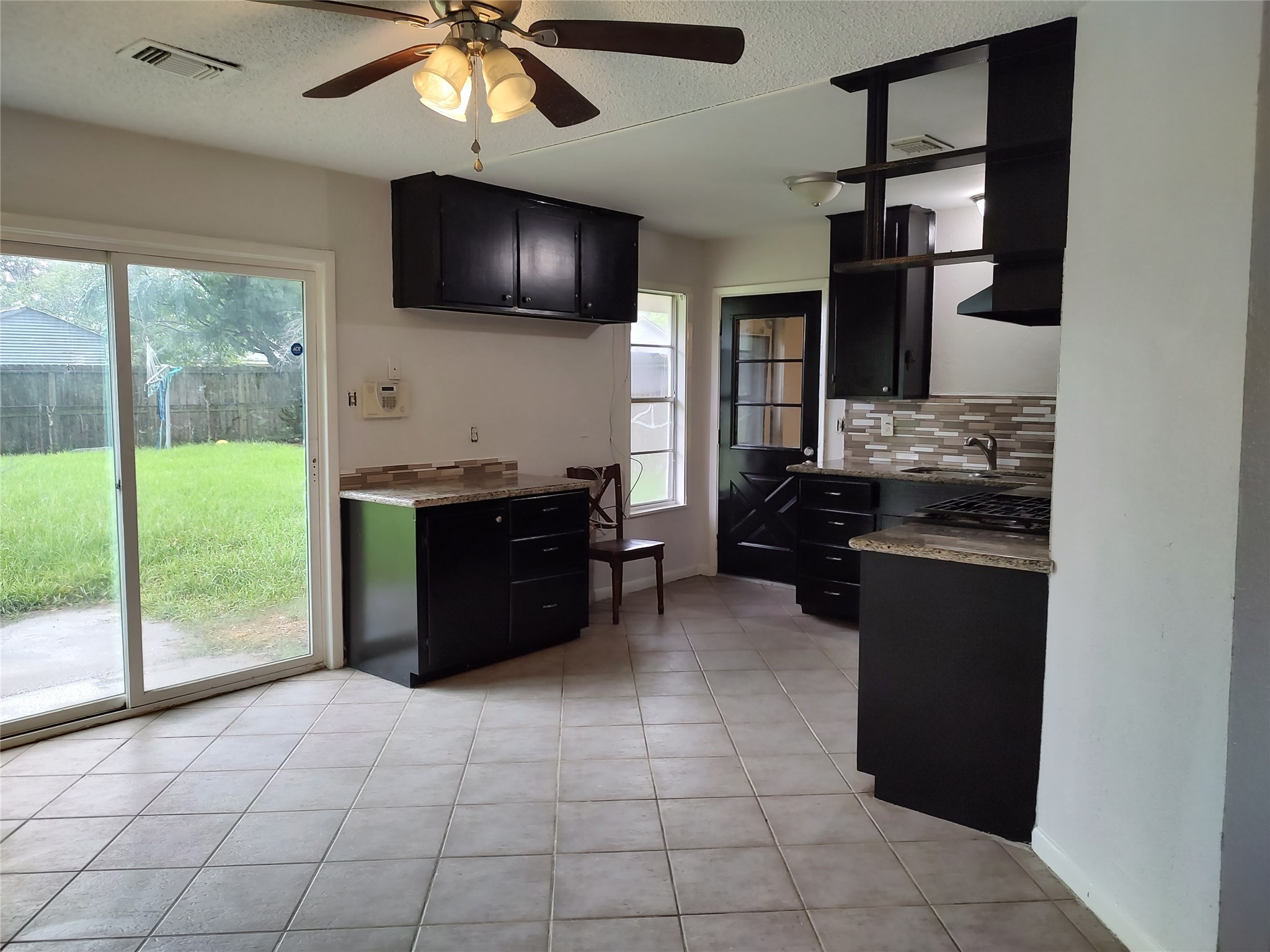 3614 Longwood Drive Property Photo 11