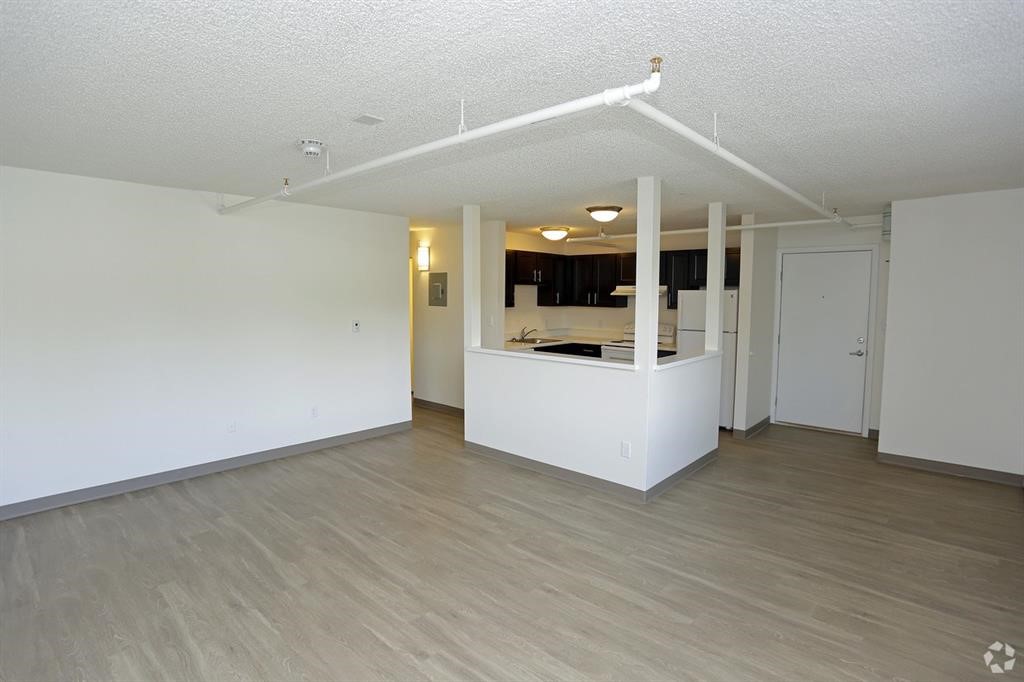 1020 Laura Mclean Drive Property Photo 7