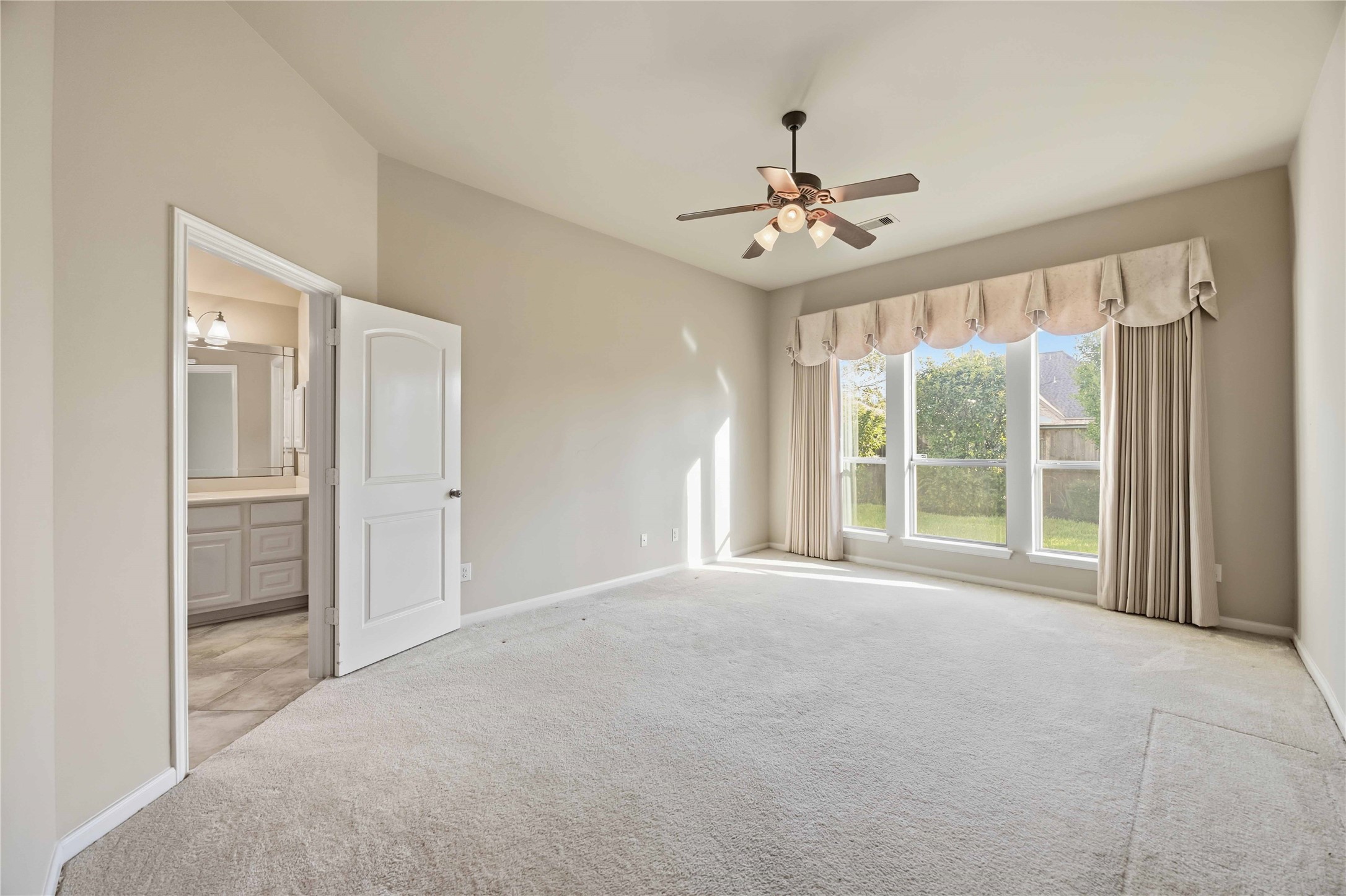 13615 Rainwater Drive Property Photo 9