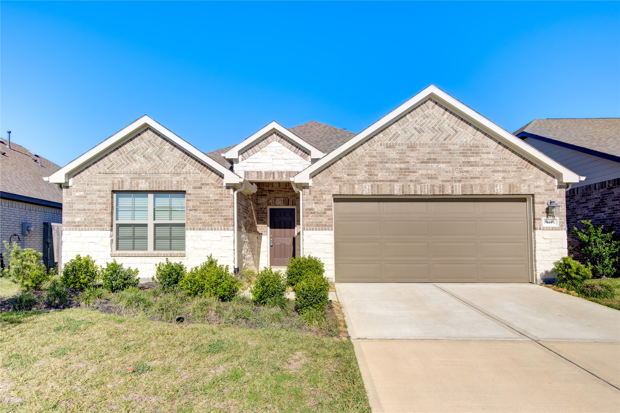 19214 Jenny Creek Court Property Photo